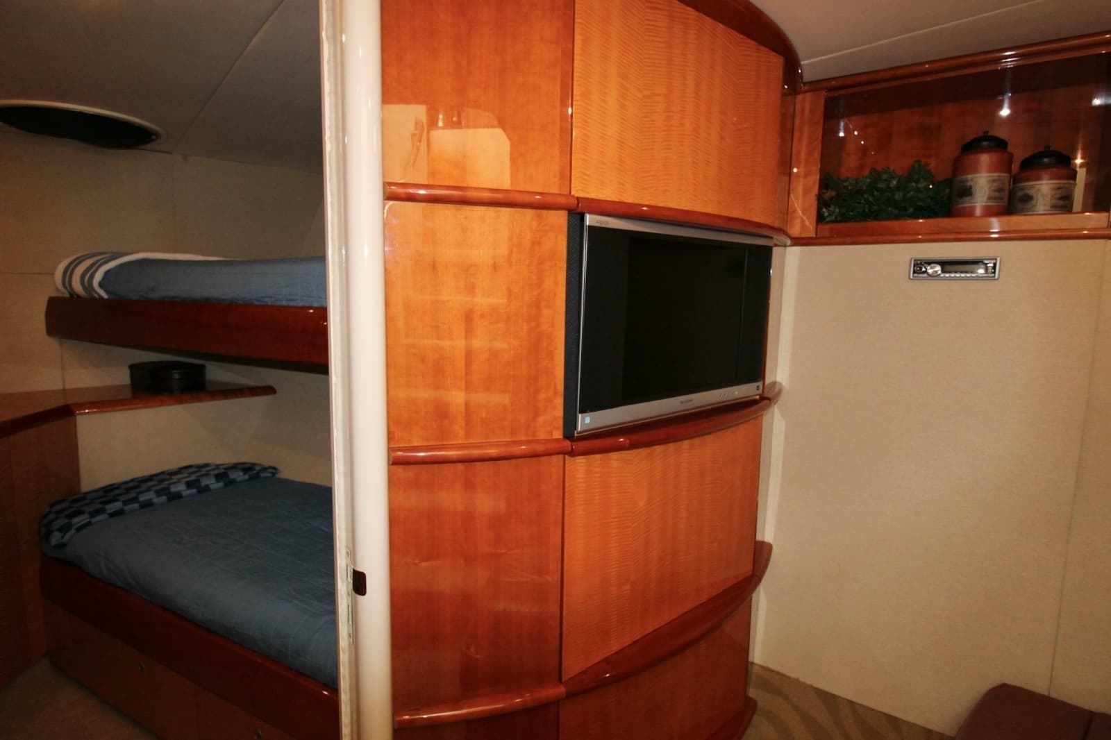 2007 Lazzara Yachts 74 MOTOR YACHT - Photo 56