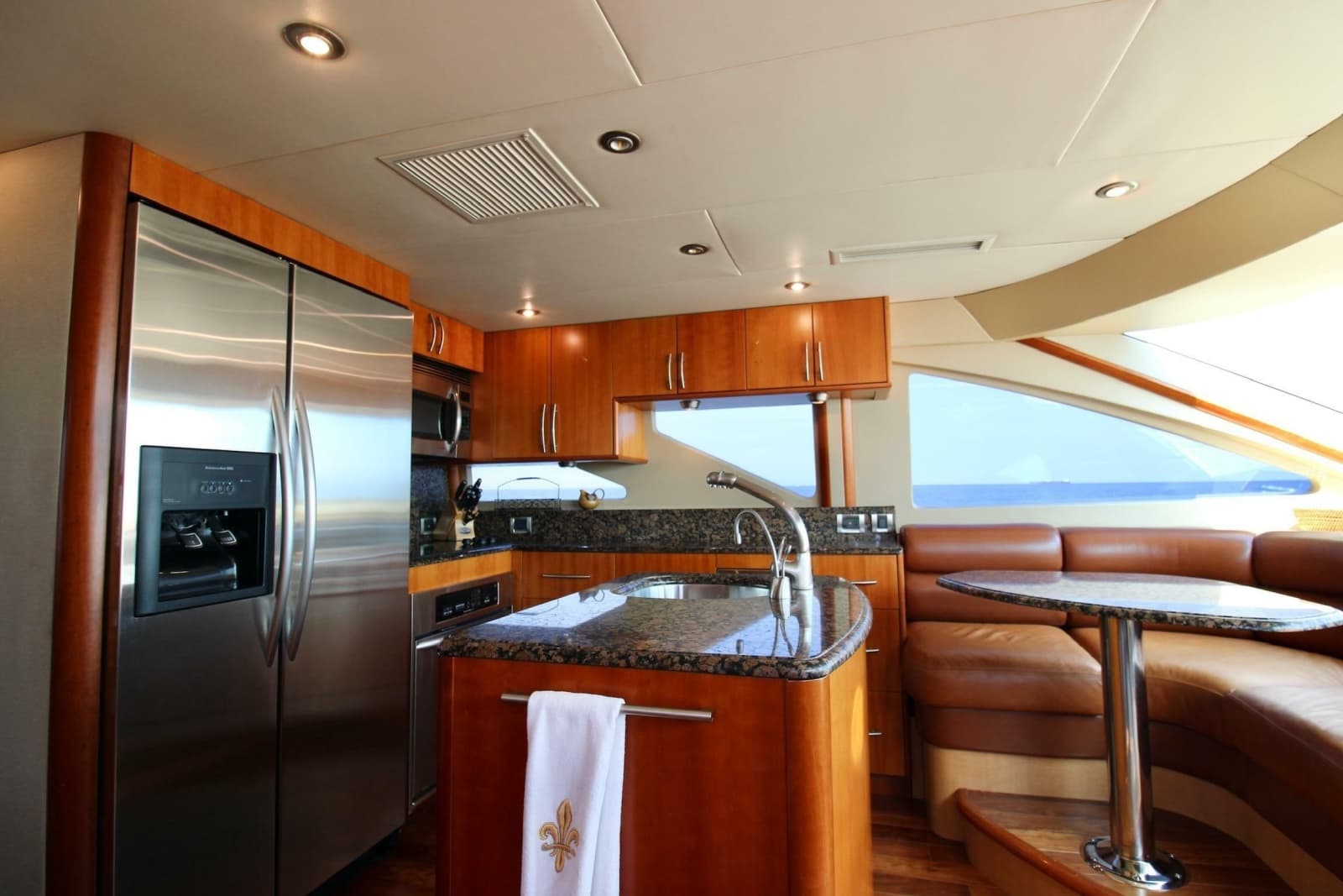 2007 Lazzara Yachts 74 MOTOR YACHT - Photo 19