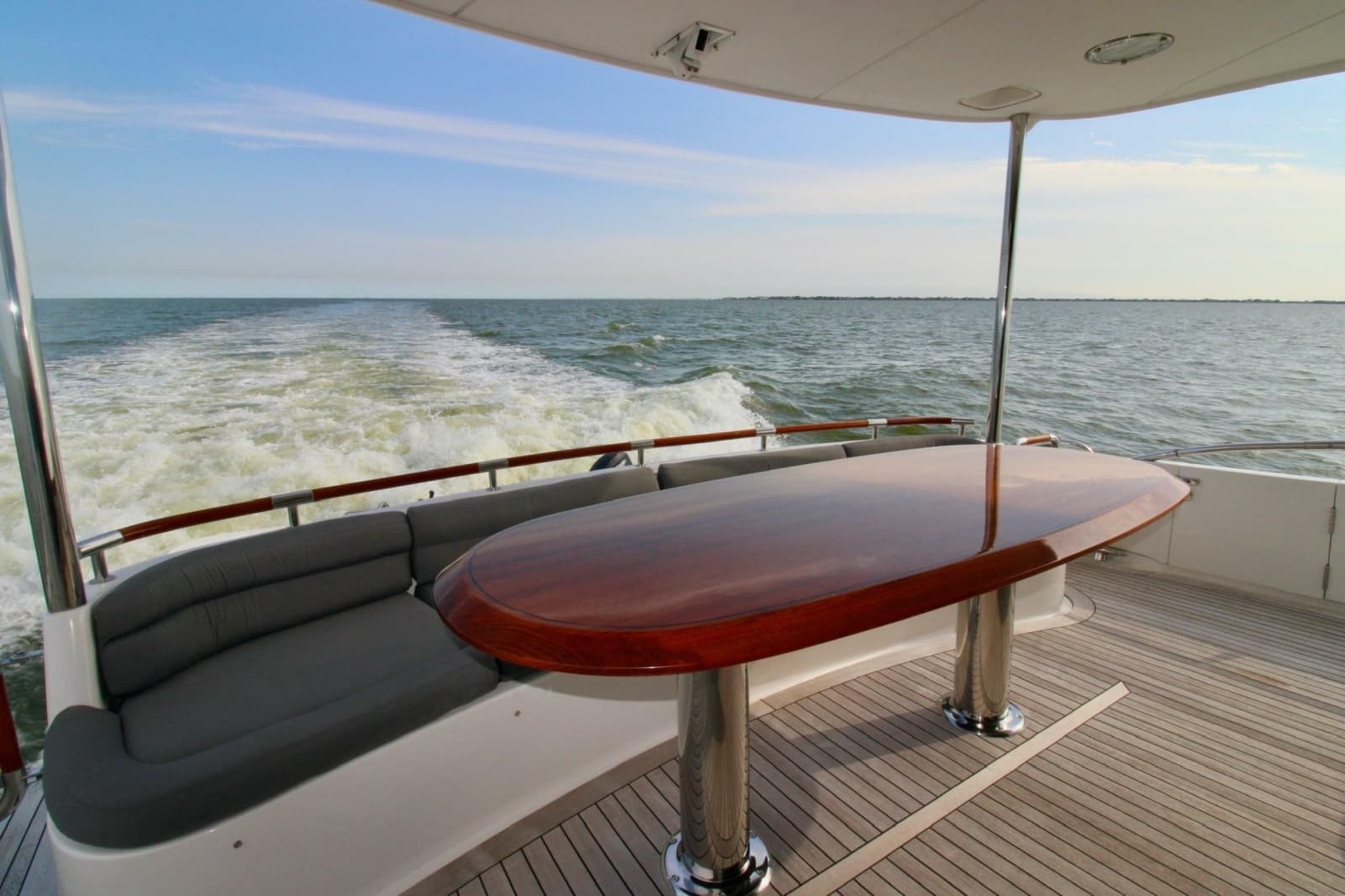 2007 Lazzara Yachts 74 MOTOR YACHT - Photo 34