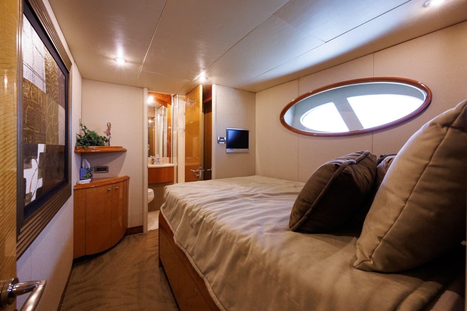 2007 Lazzara Yachts 74 MOTOR YACHT - Photo 29