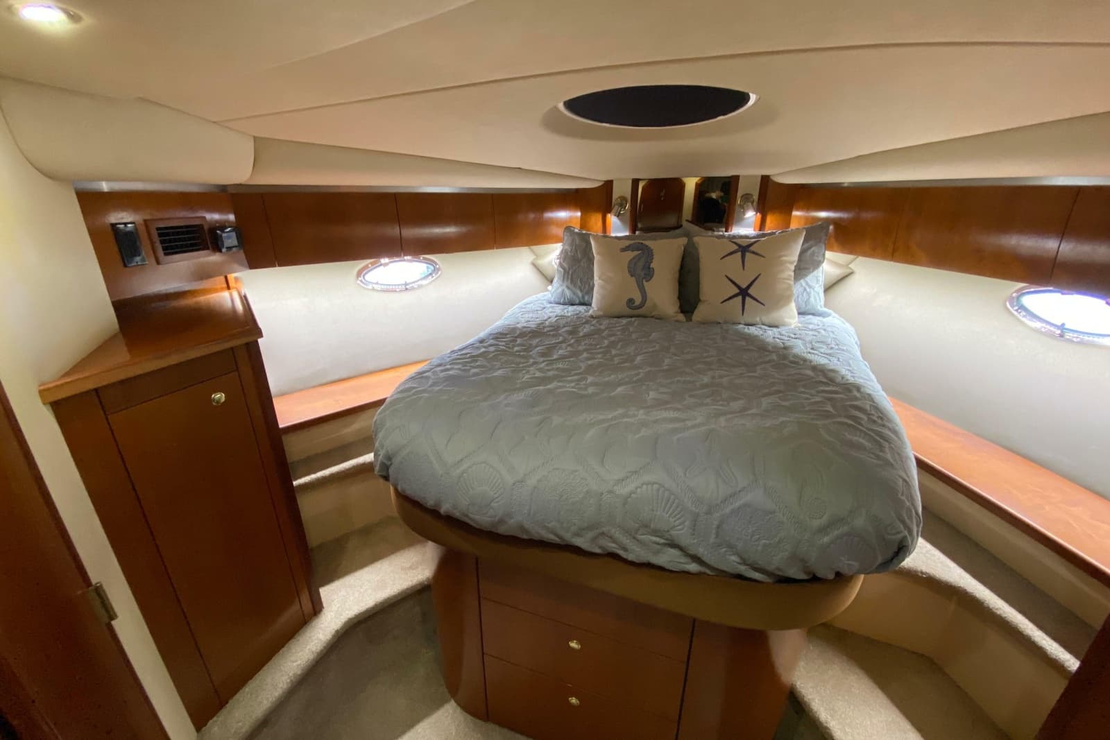 2006 Cruisers Yachts 520 Express - Photo 79