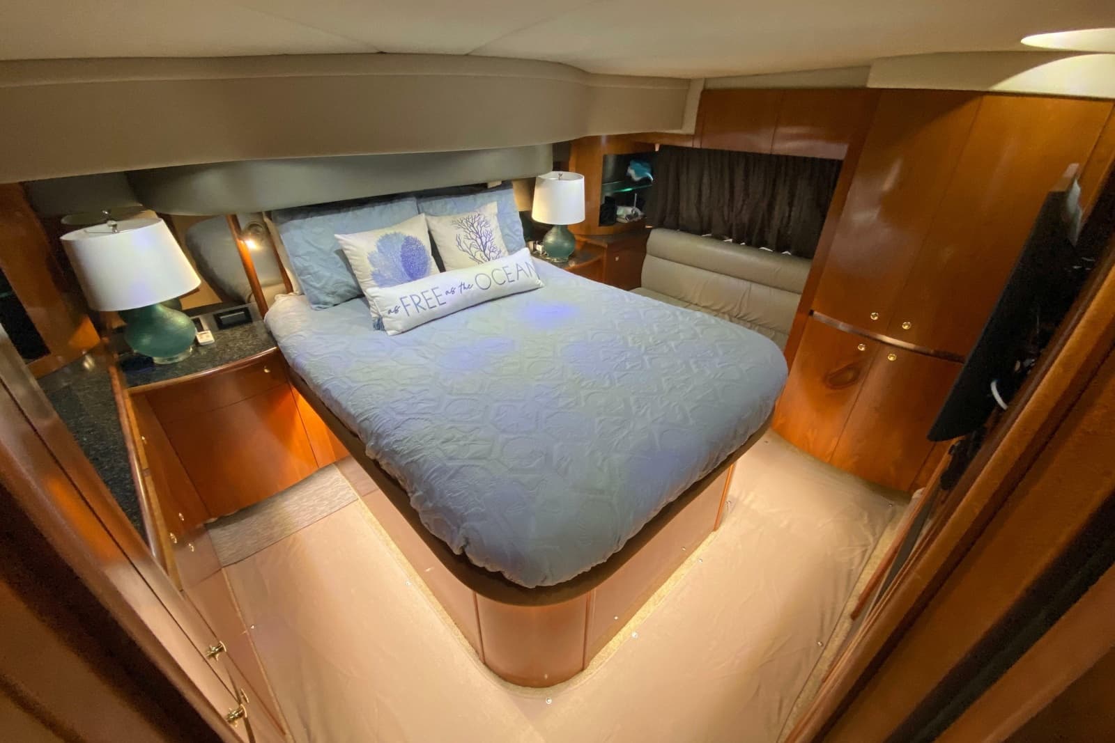 2006 Cruisers Yachts 520 Express - Photo 71