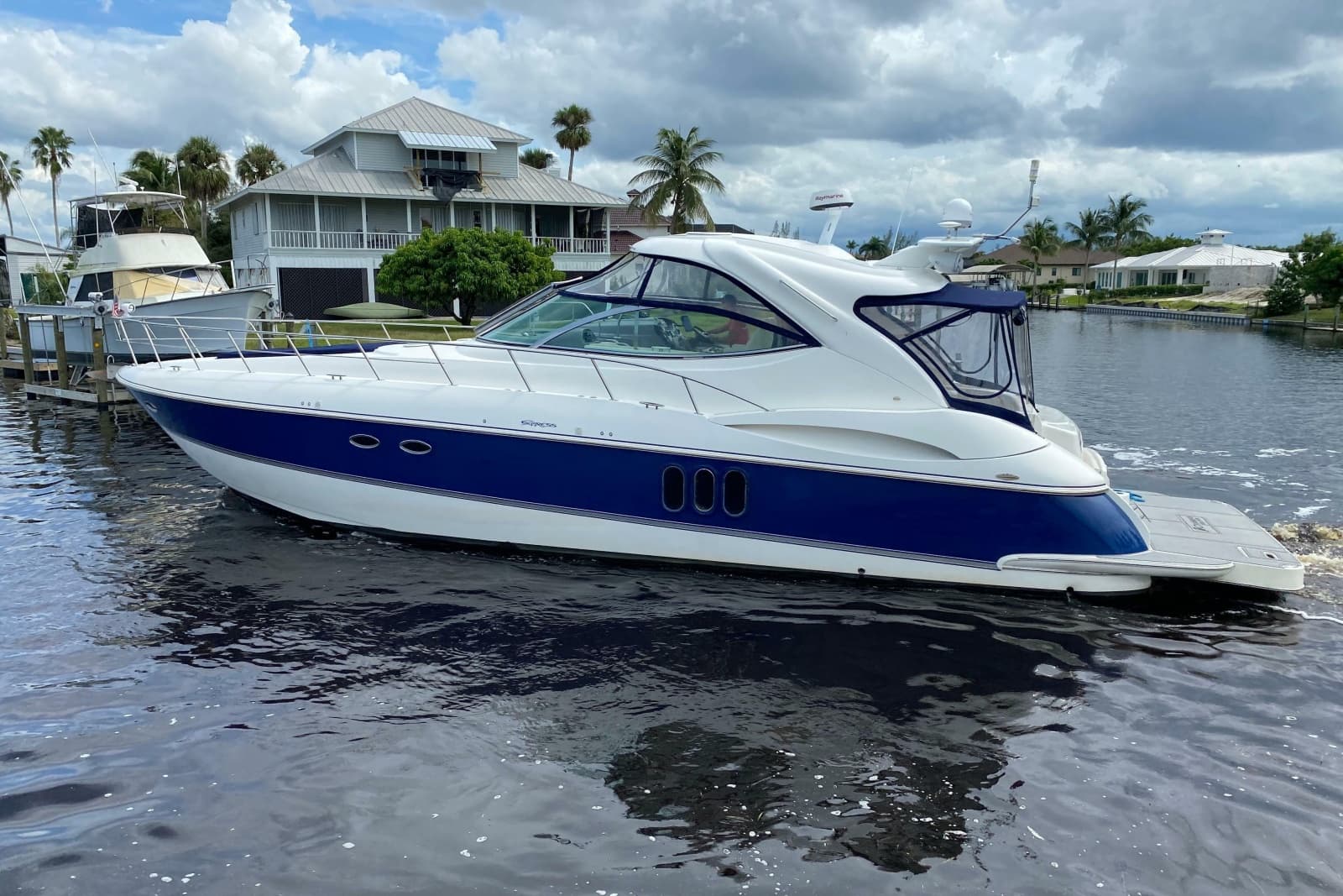 2006 Cruisers Yachts 520 Express - Photo 4