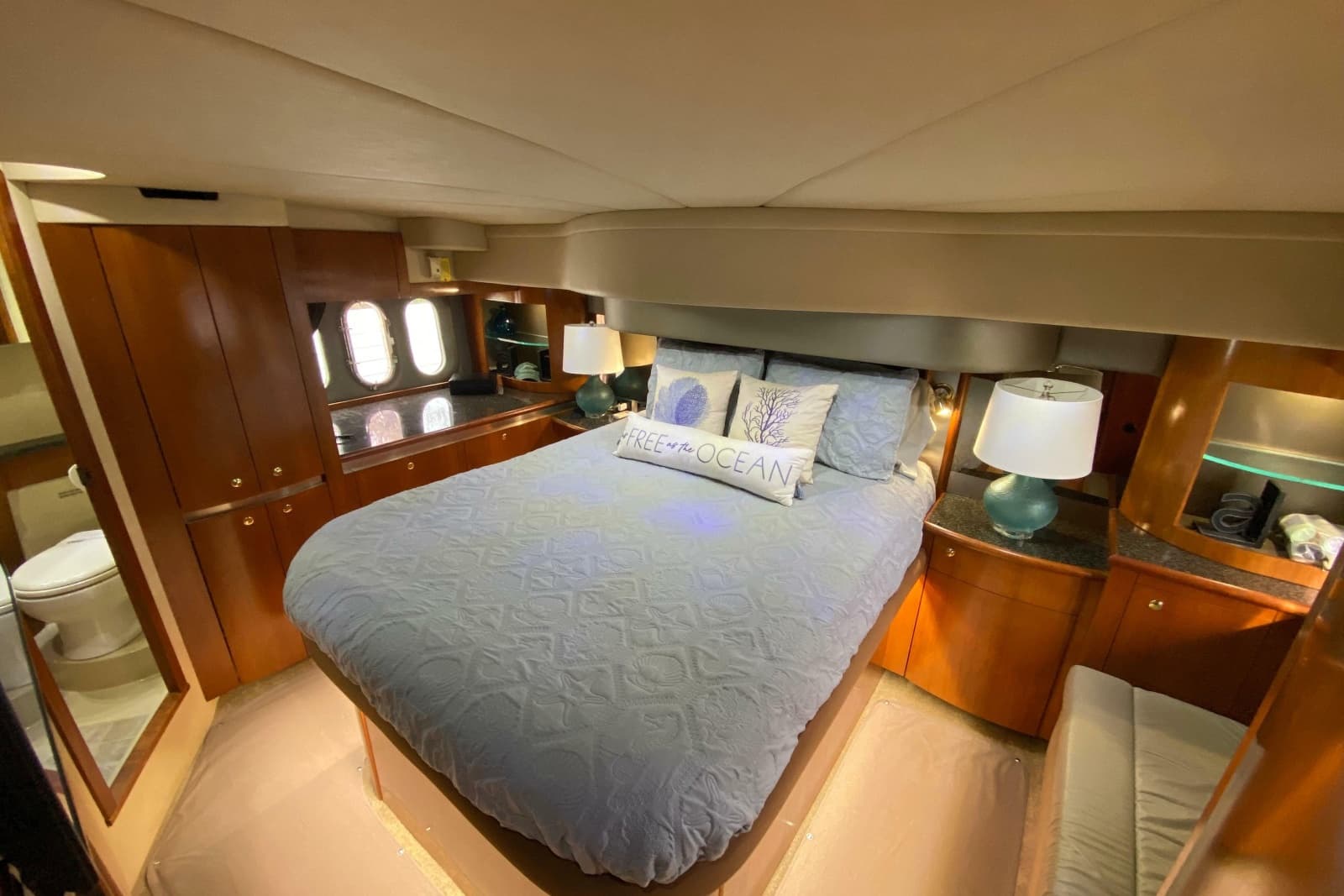2006 Cruisers Yachts 520 Express - Photo 67