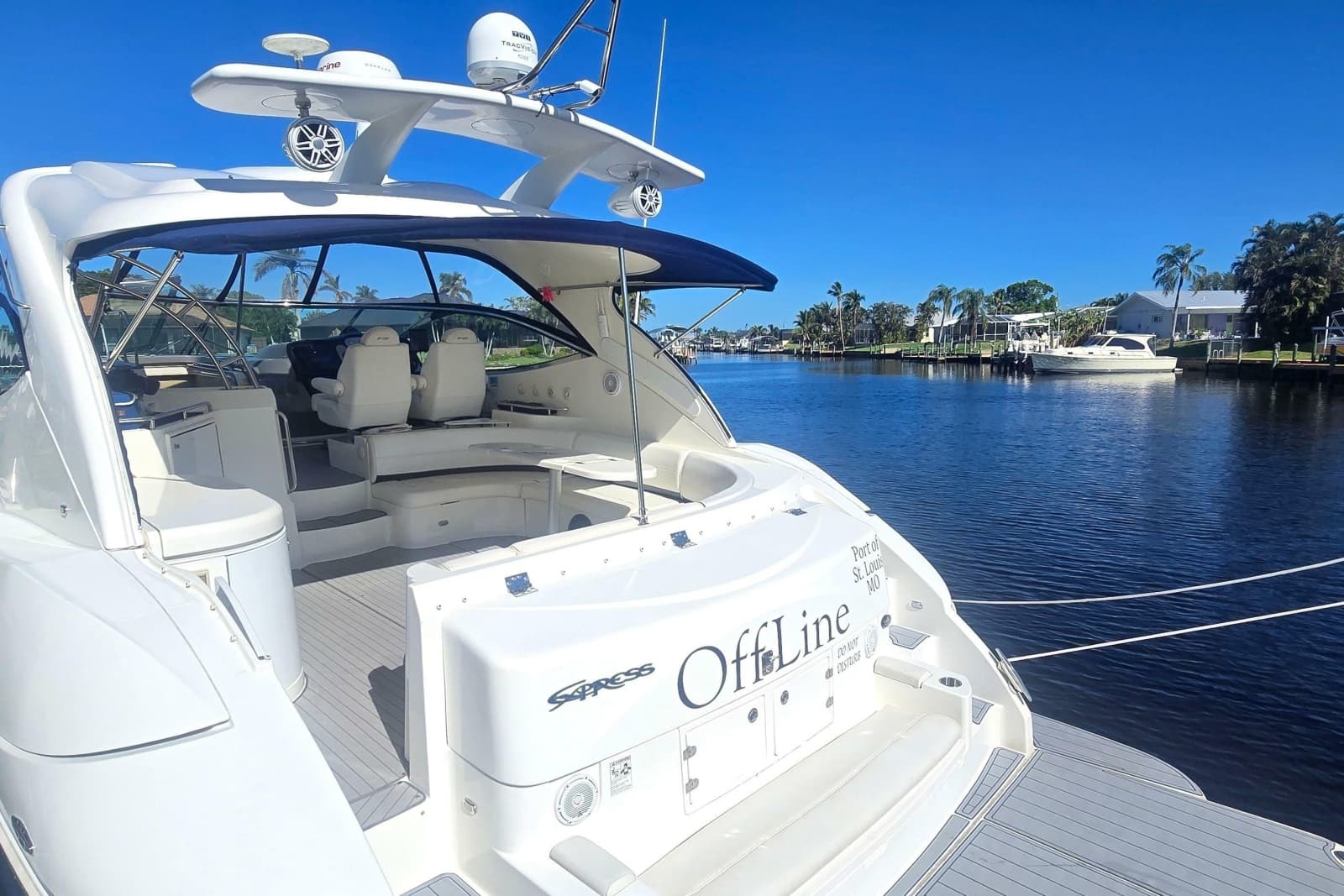 2006 Cruisers Yachts 520 Express - Photo 10