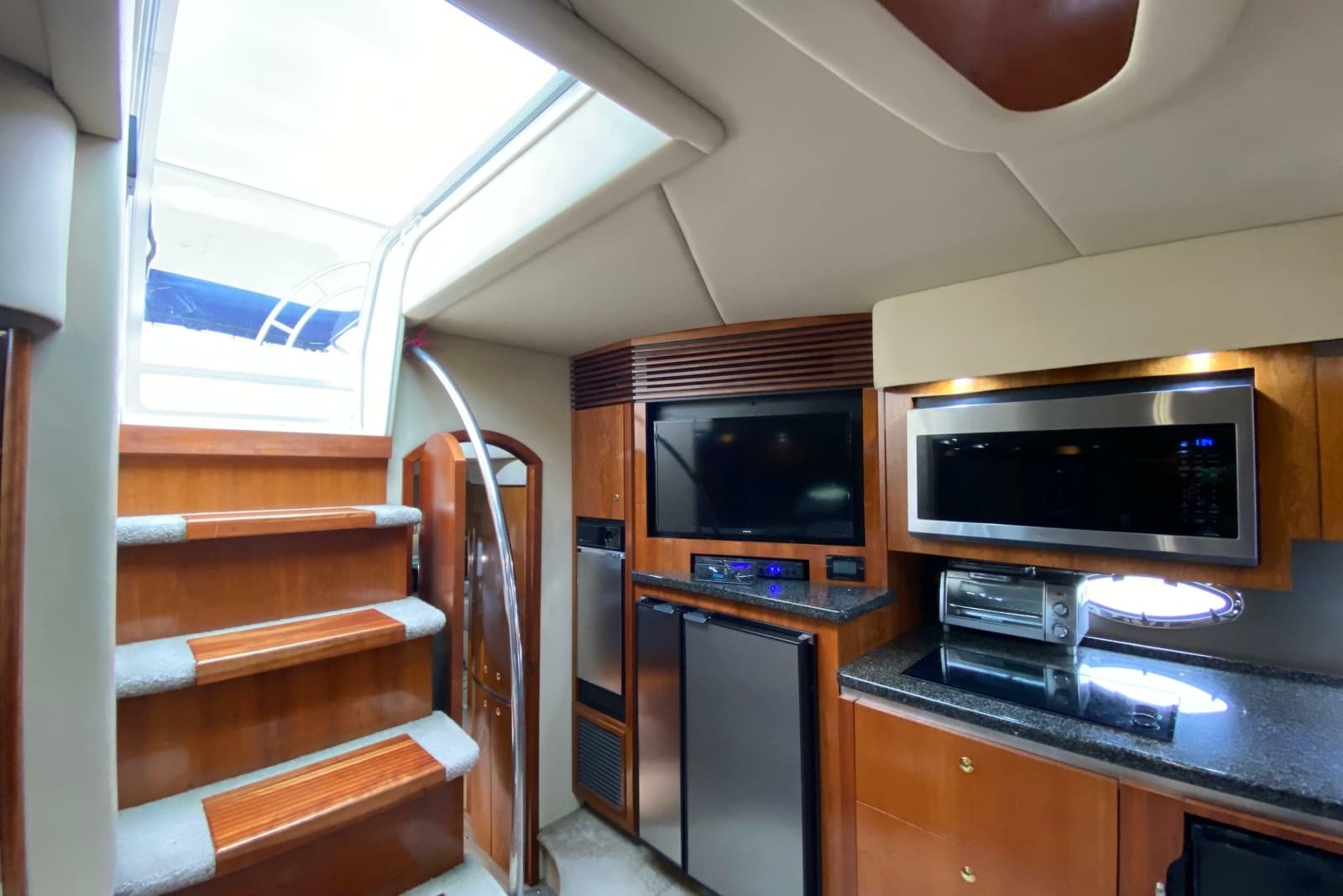 2006 Cruisers Yachts 520 Express - Photo 53