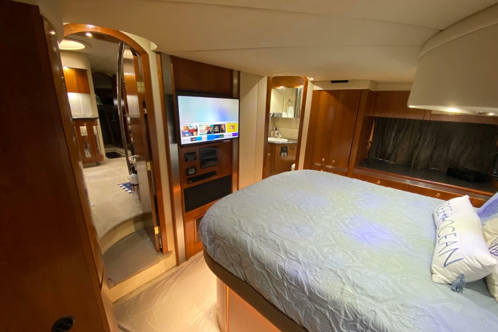 2006 Cruisers Yachts 520 Express - Photo 69