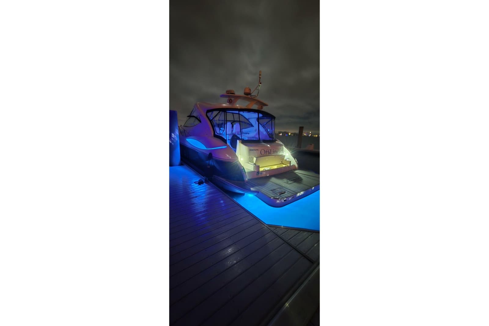 2006 Cruisers Yachts 520 Express - Photo 16