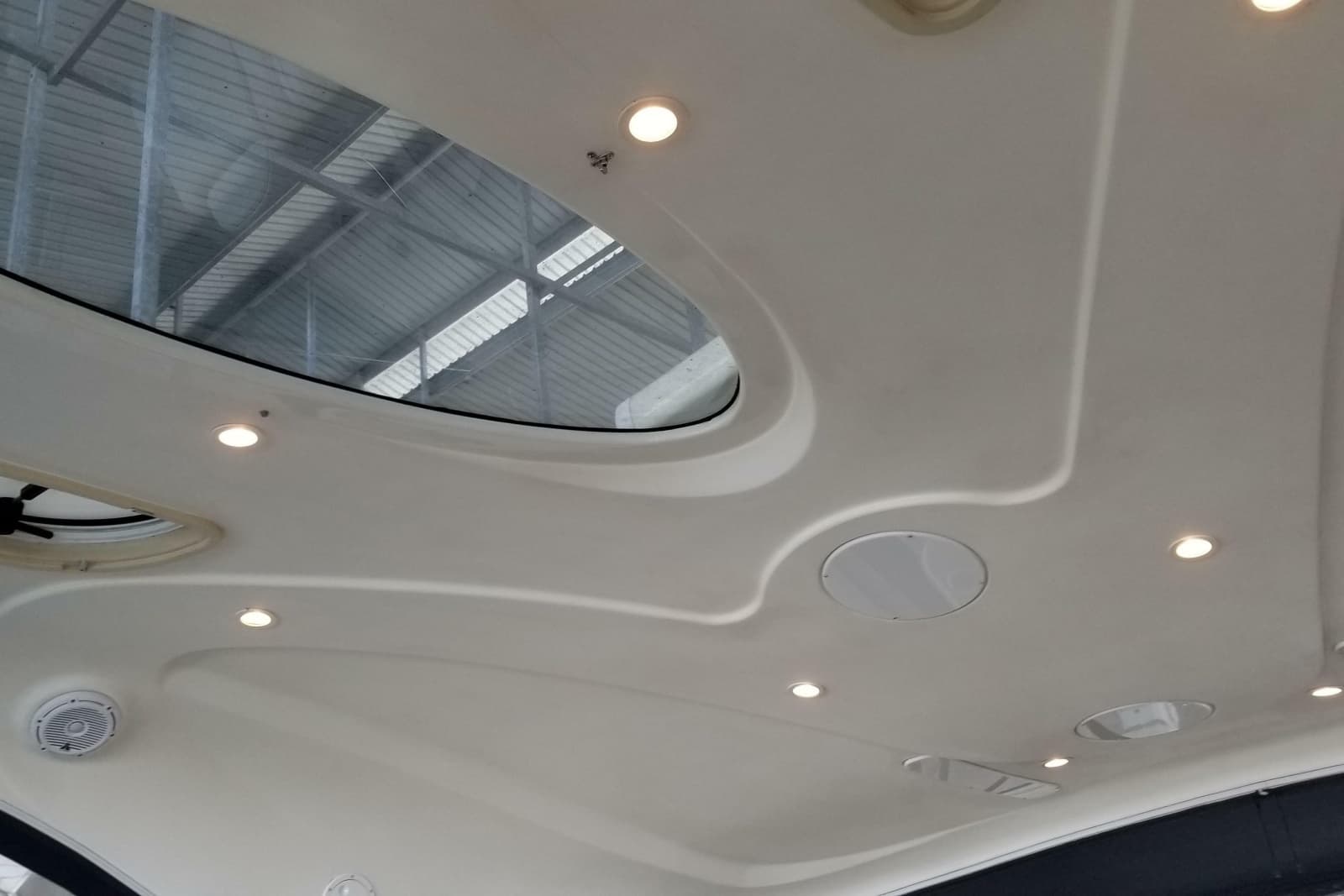 2006 Cruisers Yachts 520 Express - Photo 27