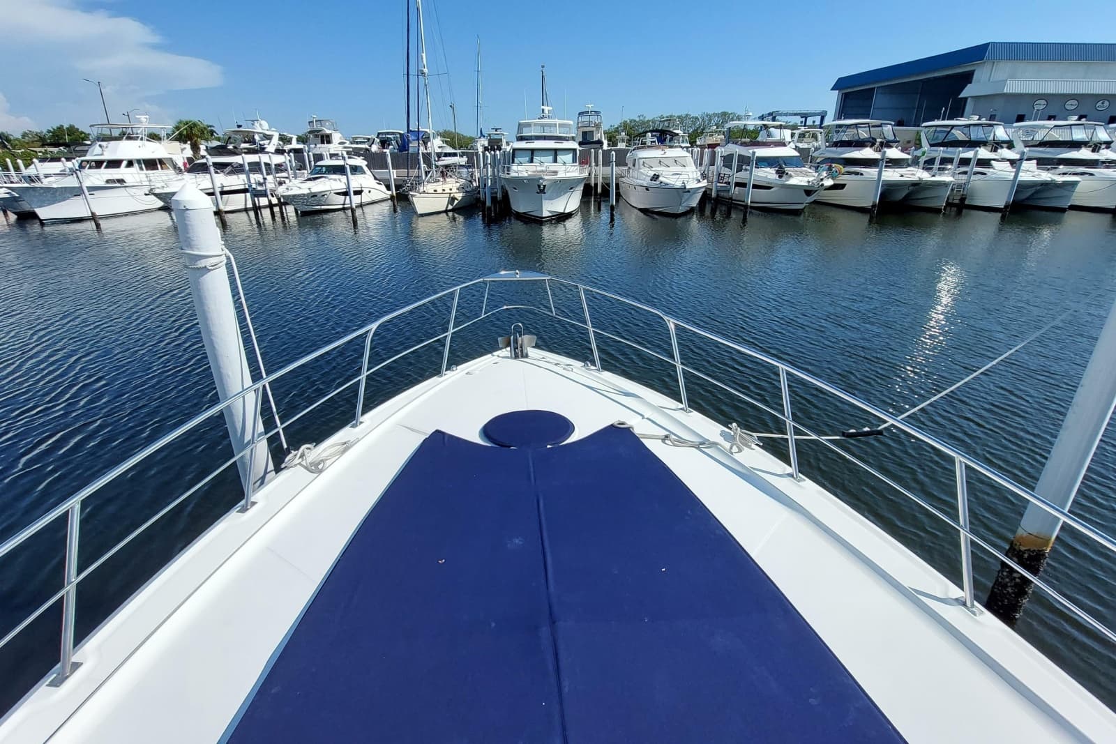 2006 Cruisers Yachts 520 Express - Photo 28