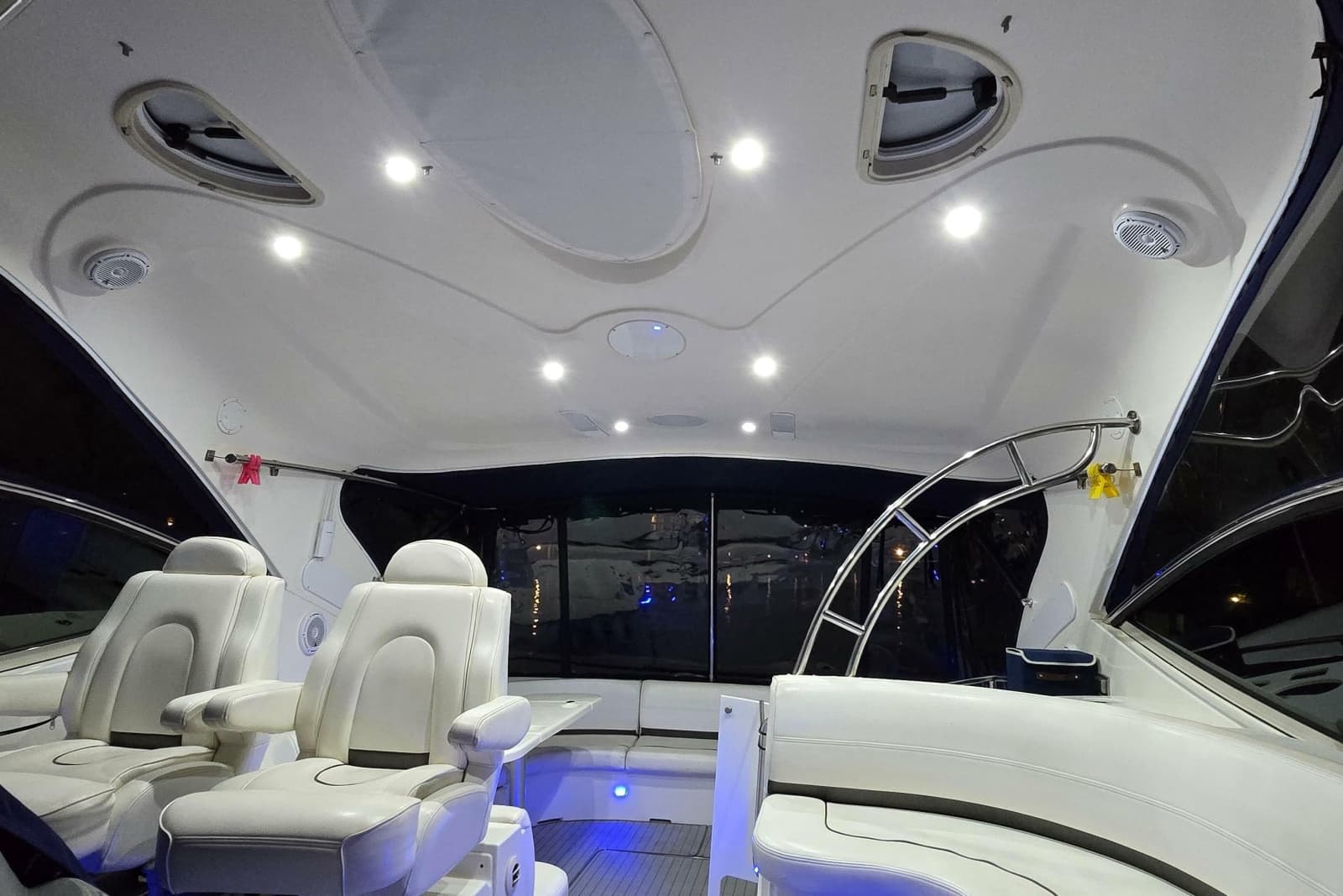 2006 Cruisers Yachts 520 Express - Photo 38