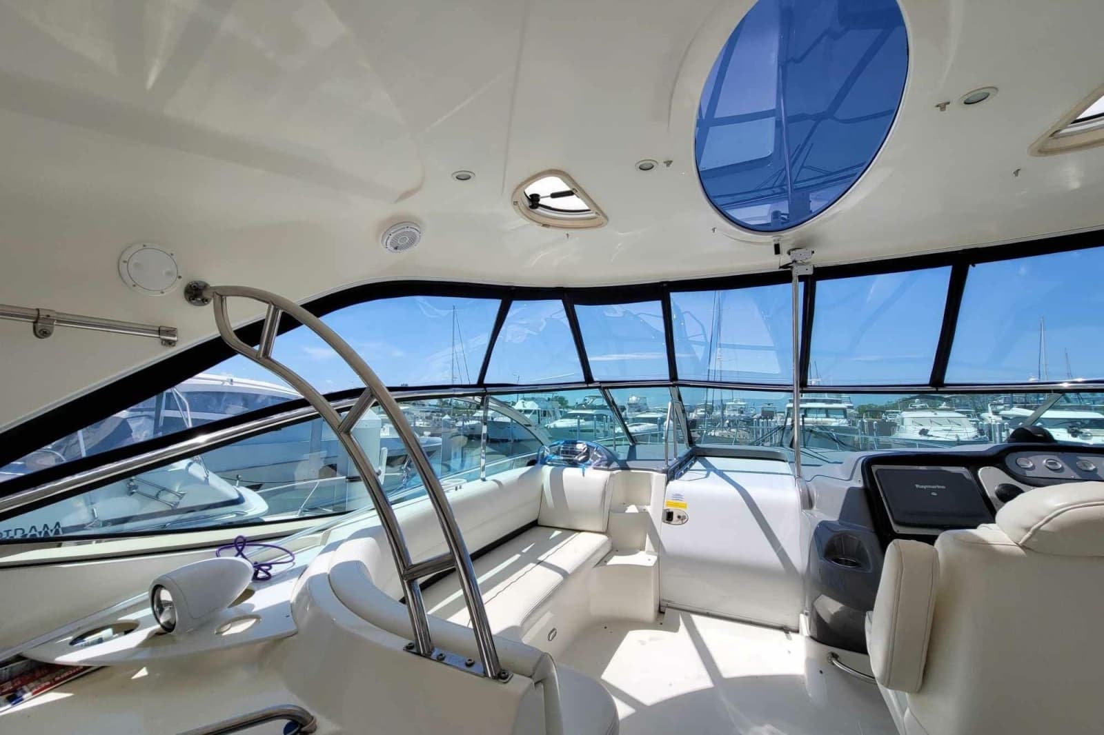 2006 Cruisers Yachts 520 Express - Photo 39