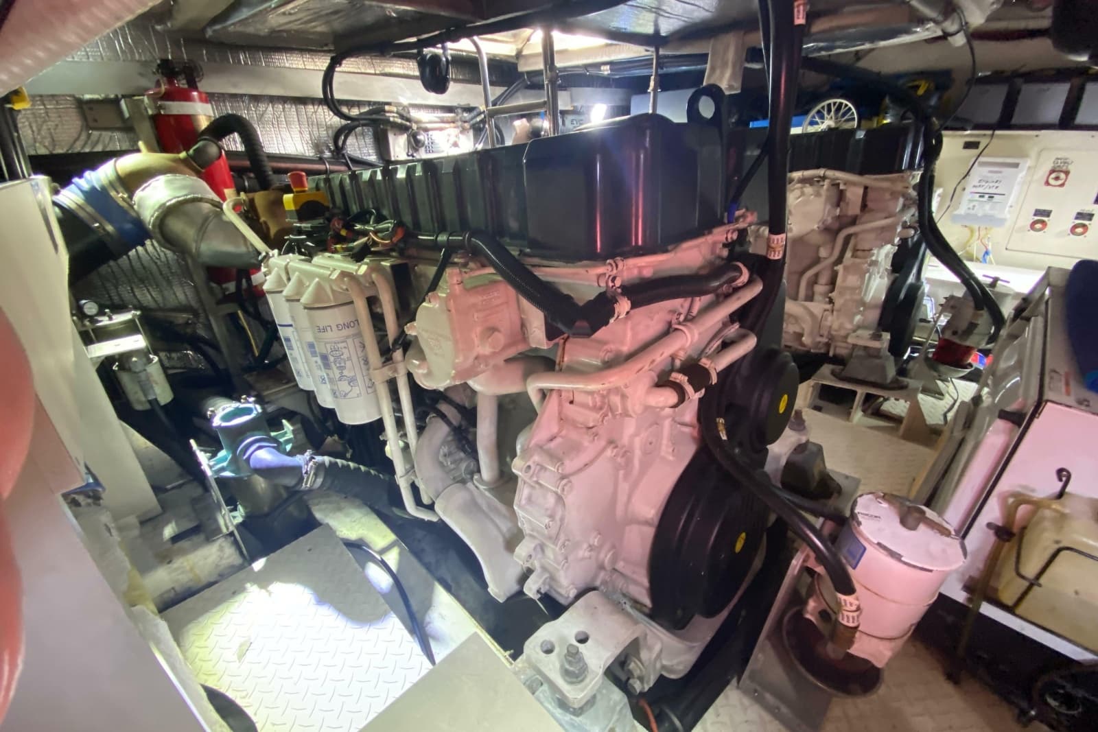 2006 Cruisers Yachts 520 Express - Photo 92