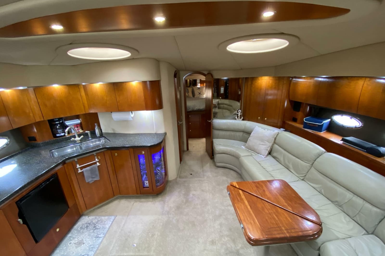 2006 Cruisers Yachts 520 Express - Photo 57