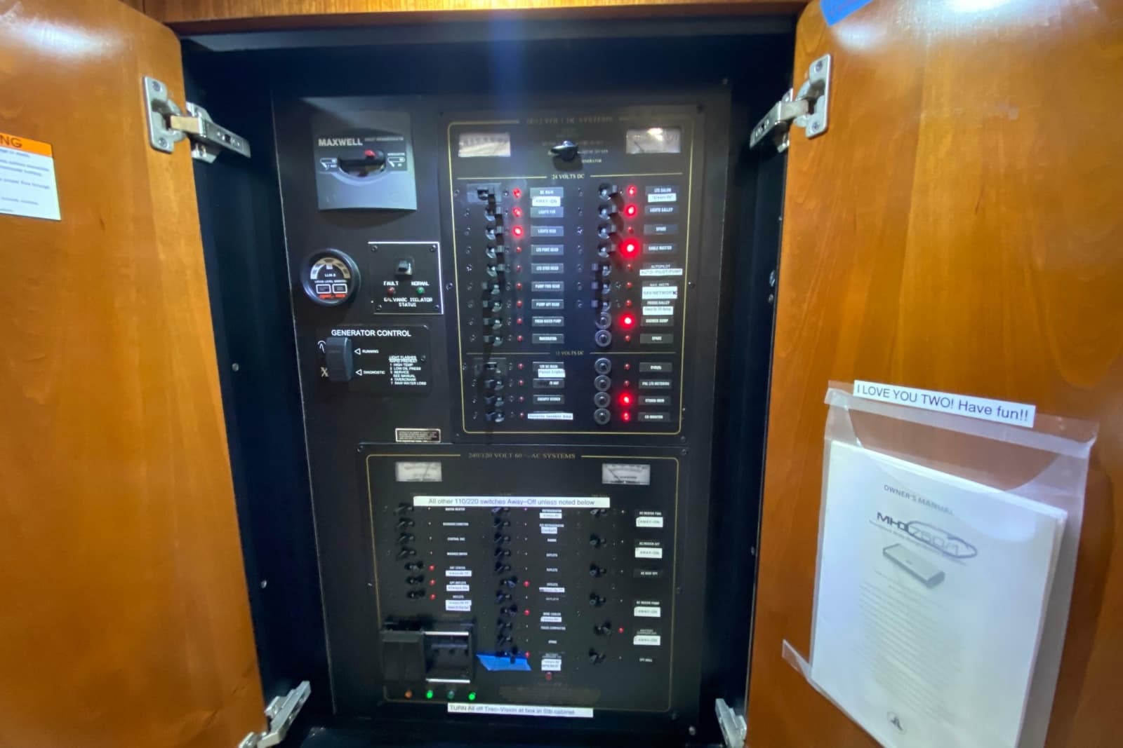 2006 Cruisers Yachts 520 Express - Photo 65