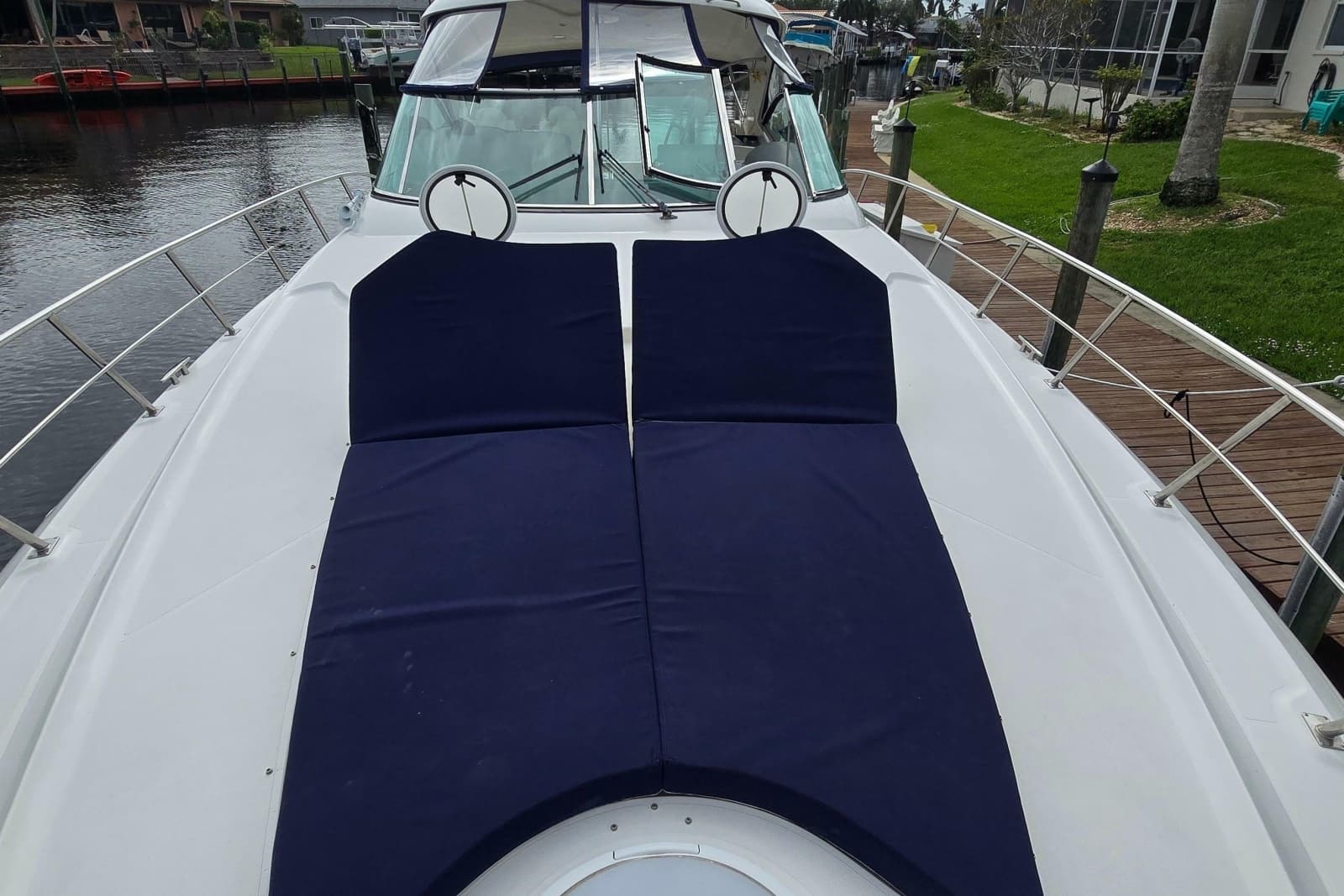 2006 Cruisers Yachts 520 Express - Photo 34