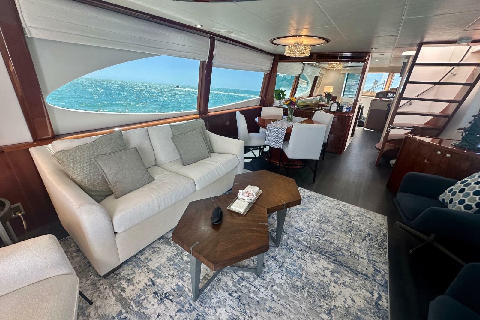 2006 Lazzara Yachts 68 Motoryacht - Photo 26
