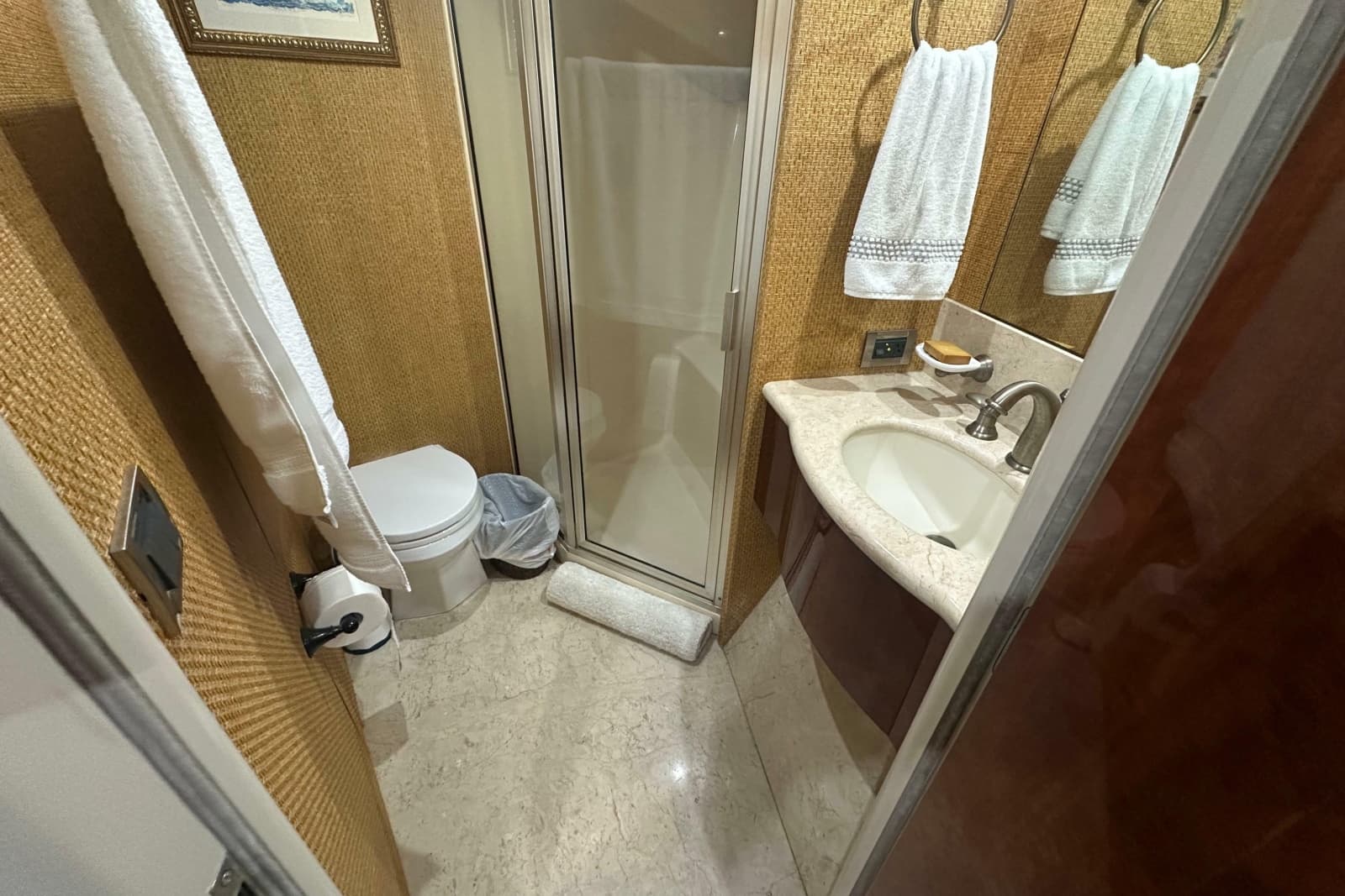 2006 Lazzara Yachts 68 Motoryacht - Photo 67
