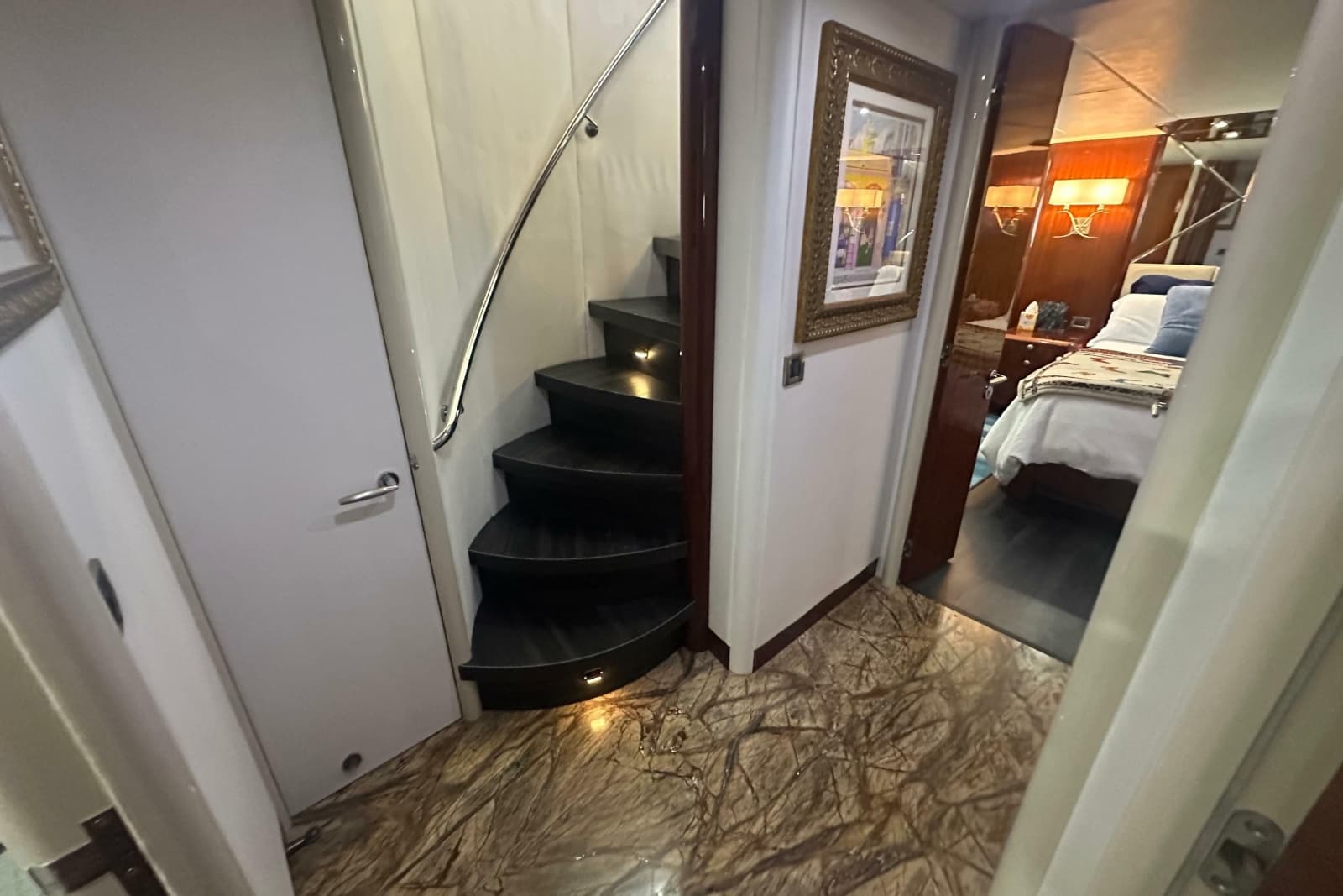 2006 Lazzara Yachts 68 Motoryacht - Photo 56