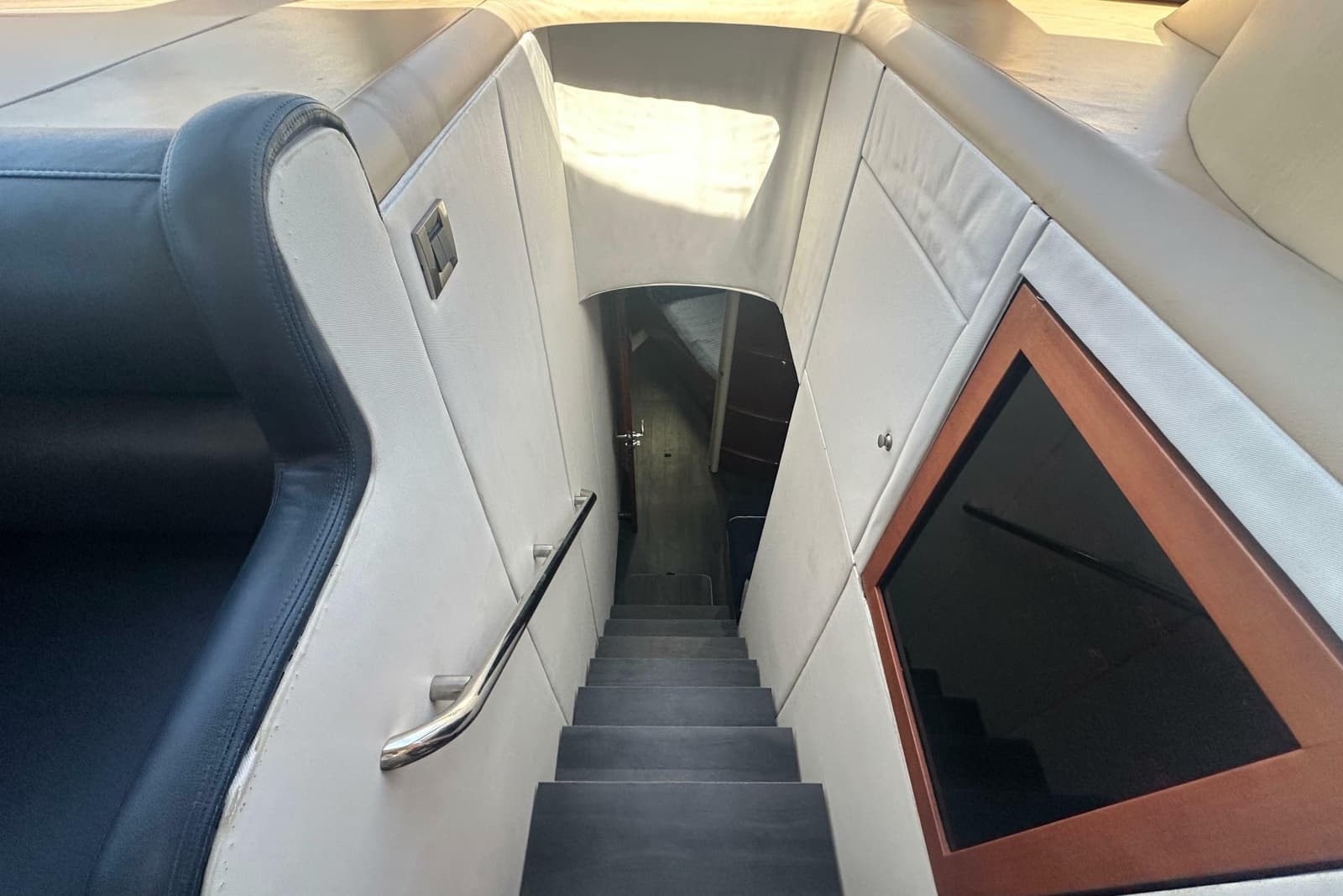 2006 Lazzara Yachts 68 Motoryacht - Photo 64