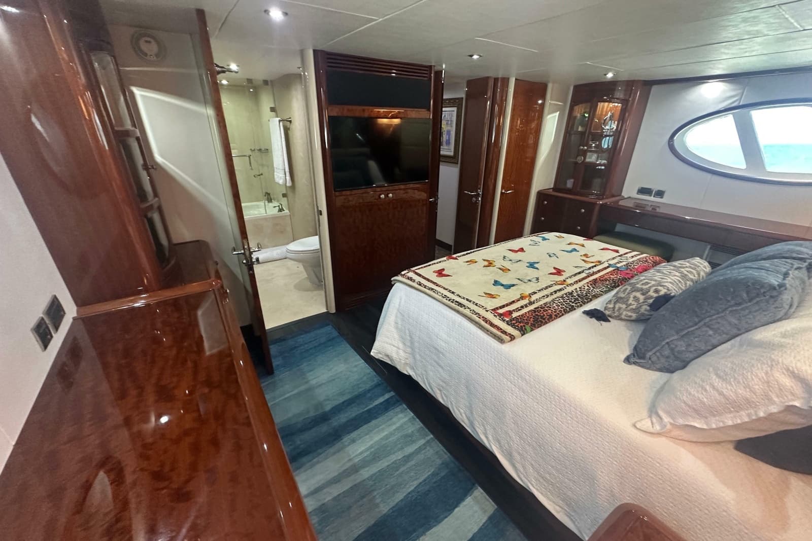2006 Lazzara Yachts 68 Motoryacht - Photo 60