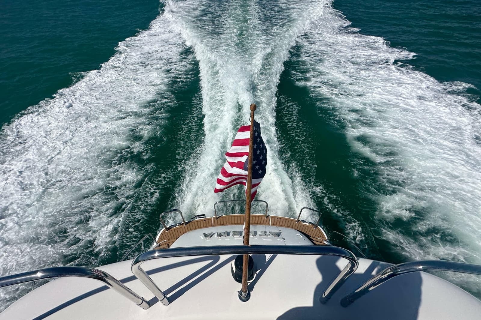 2006 Lazzara Yachts 68 Motoryacht - Photo 14