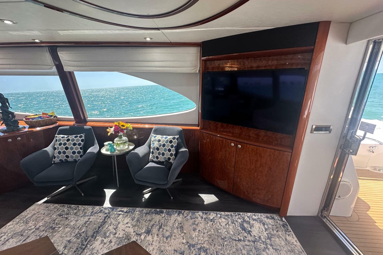2006 Lazzara Yachts 68 Motoryacht - Photo 28