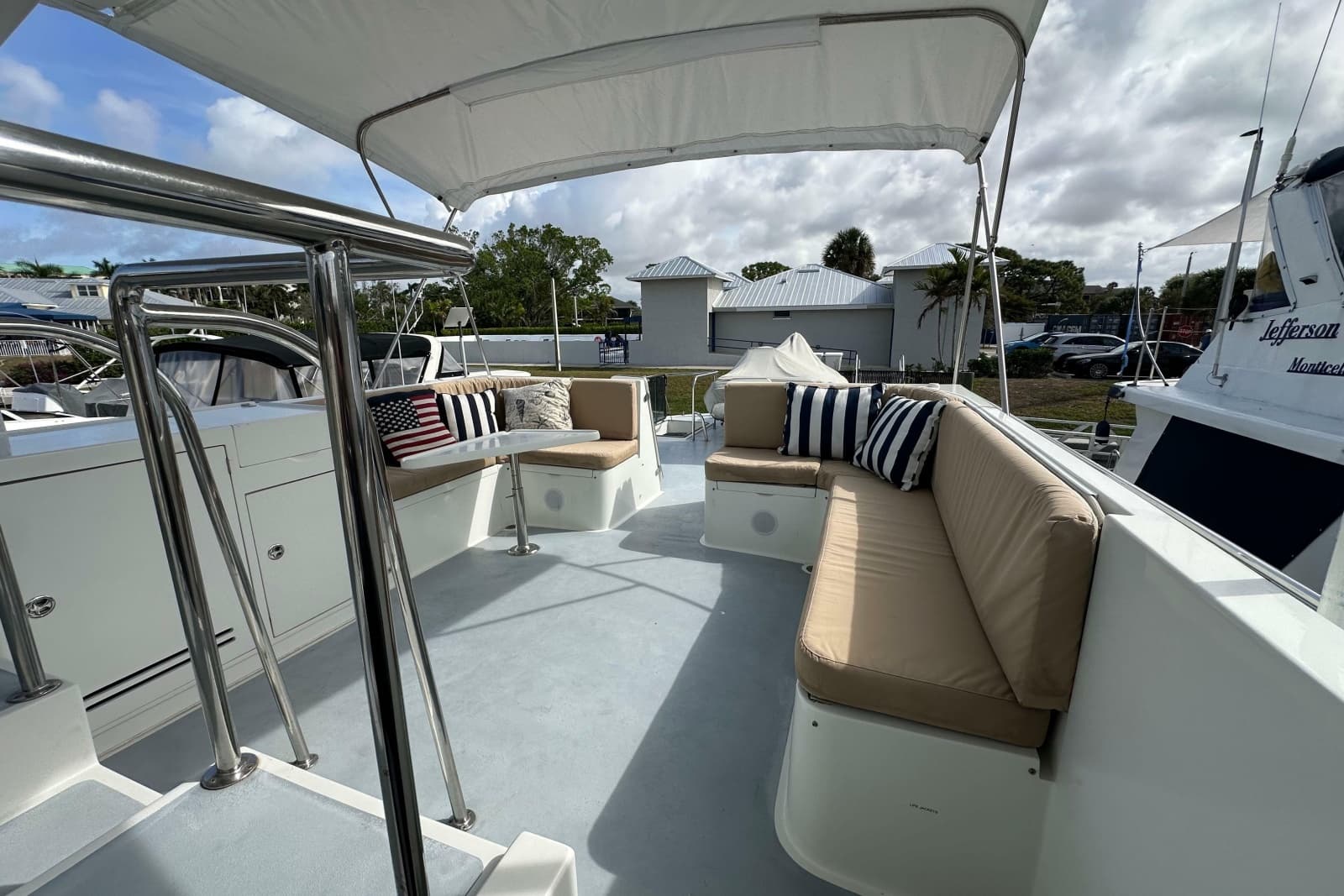 2005 Jefferson Pilothouse 63 - Photo 6