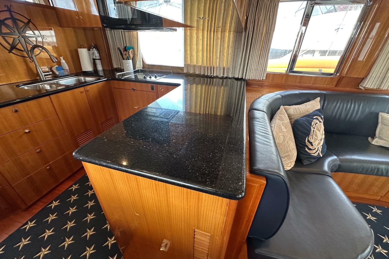 2005 Jefferson Pilothouse 63 - Photo 25