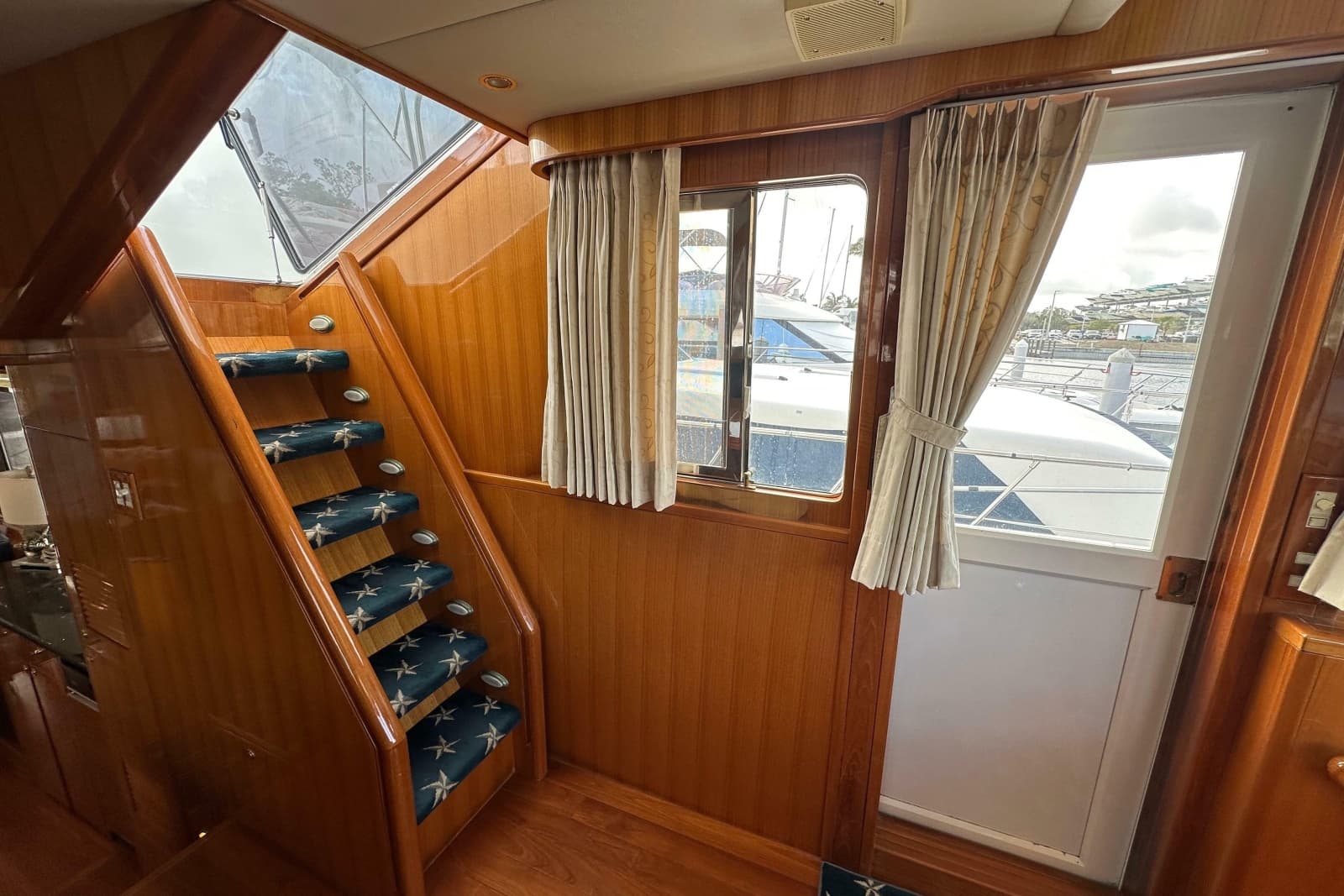 2005 Jefferson Pilothouse 63 - Photo 31