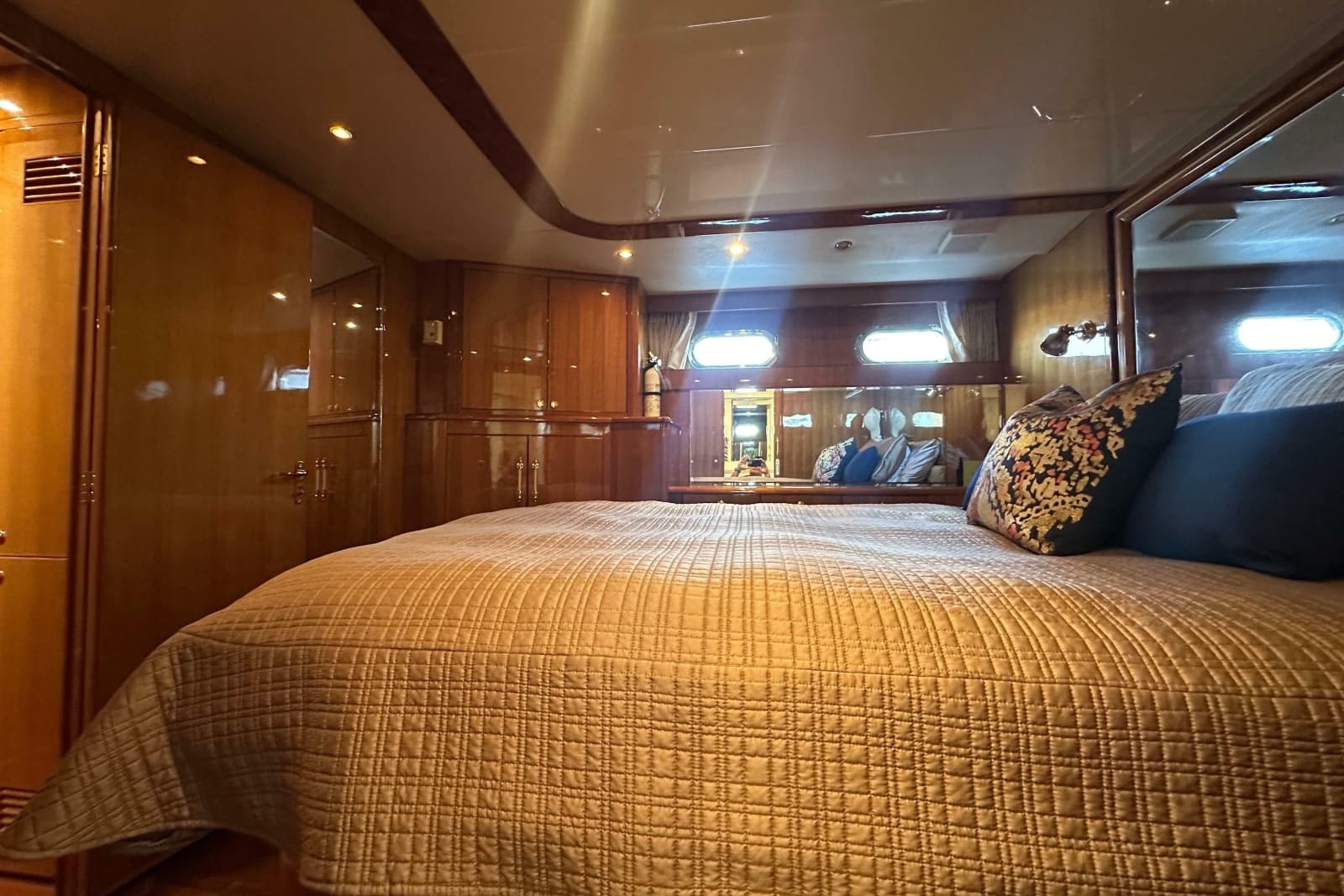2005 Jefferson Pilothouse 63 - Photo 35