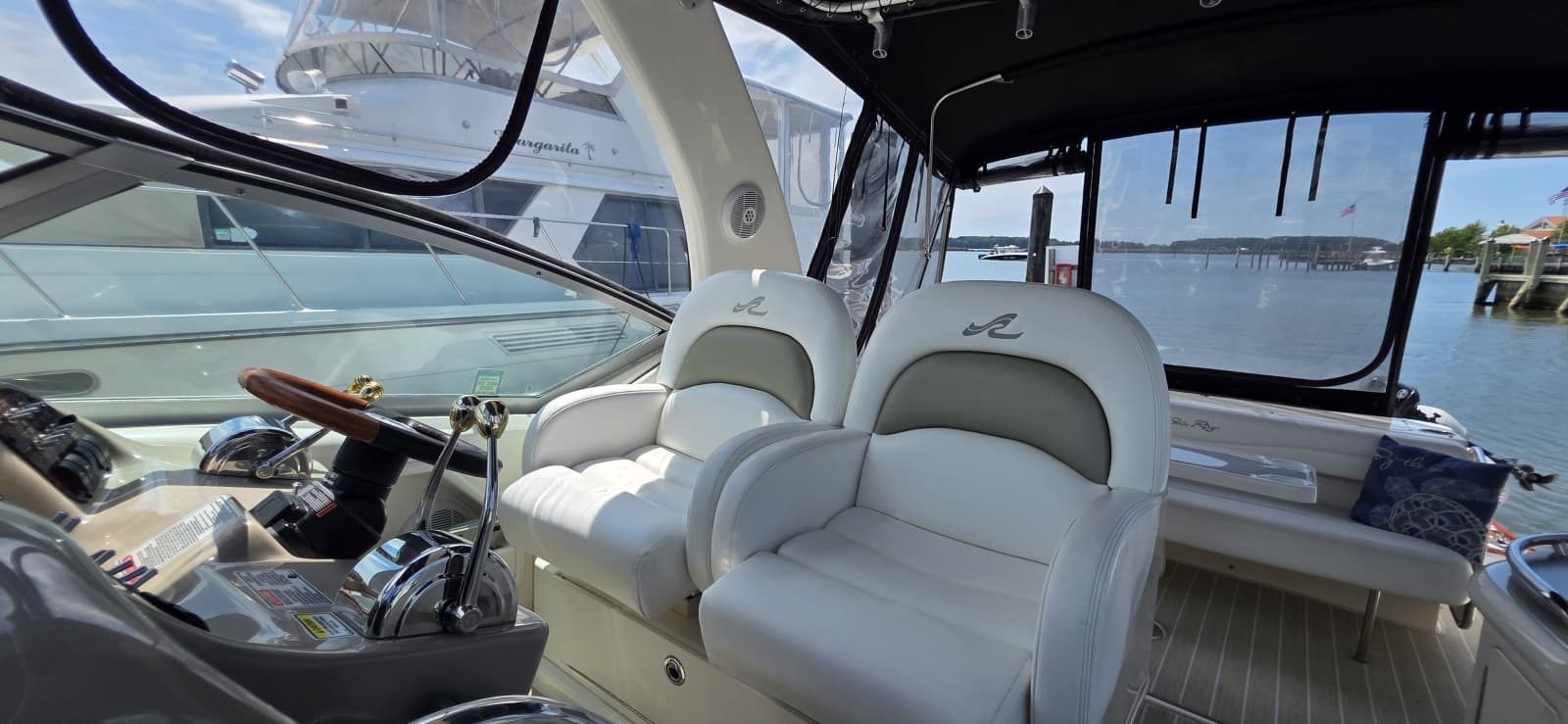 2006 Sea Ray 340 Sundancer - Photo 21