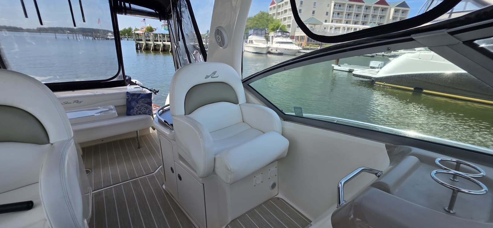 2006 Sea Ray 340 Sundancer - Photo 20