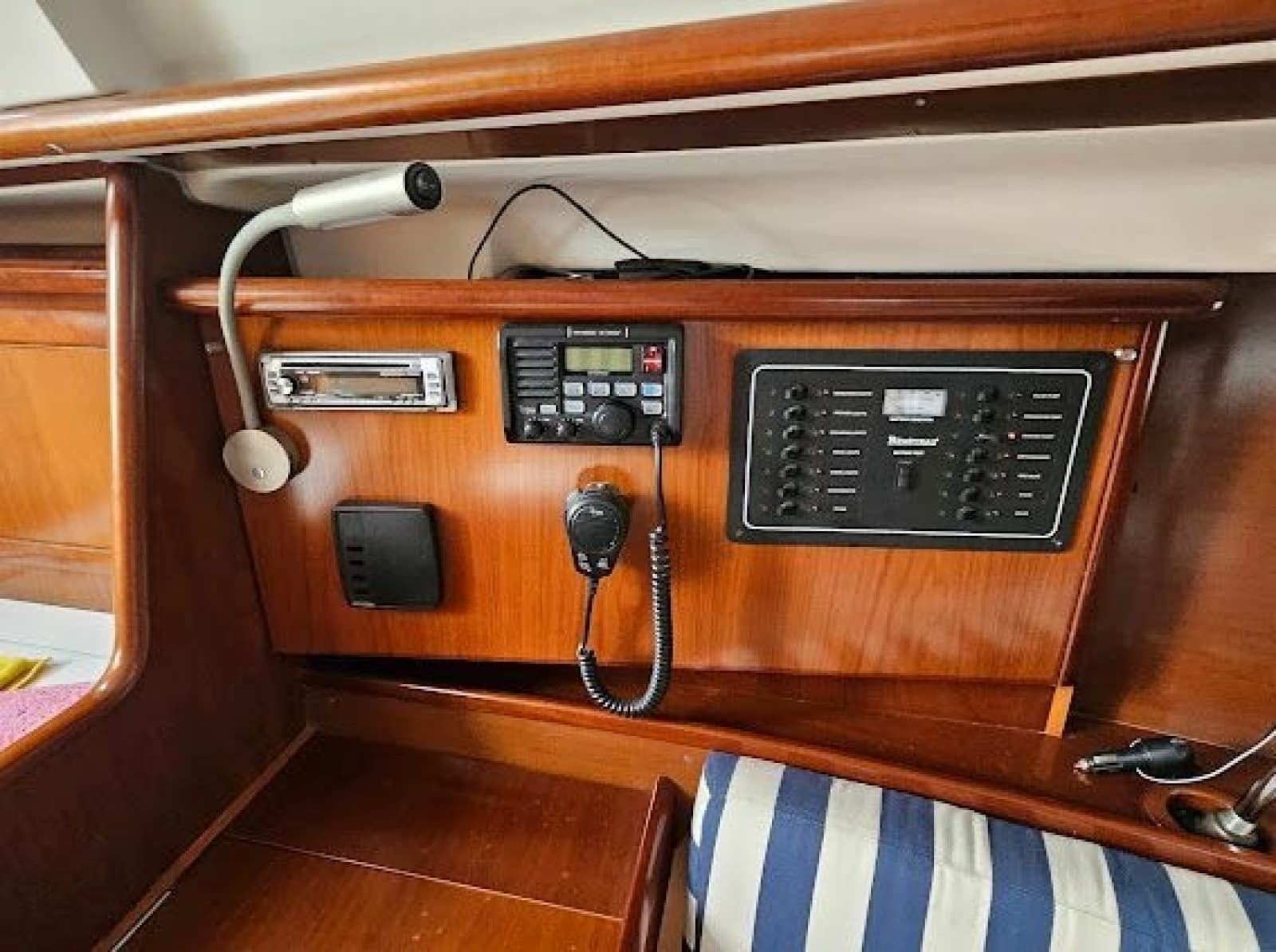 2004 Beneteau Oceanis Clipper 331 - Photo 12