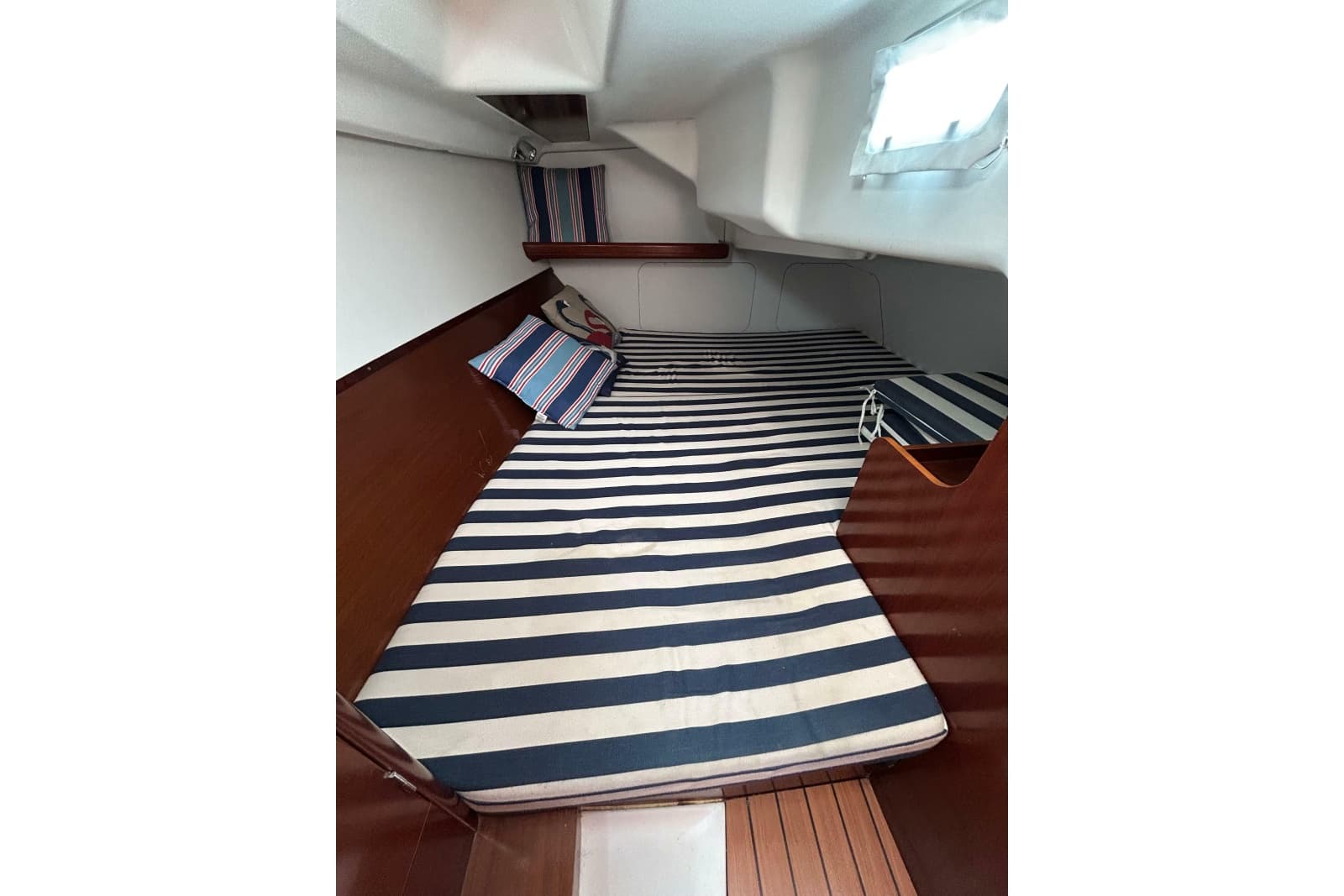 2004 Beneteau Oceanis Clipper 331 - Photo 40