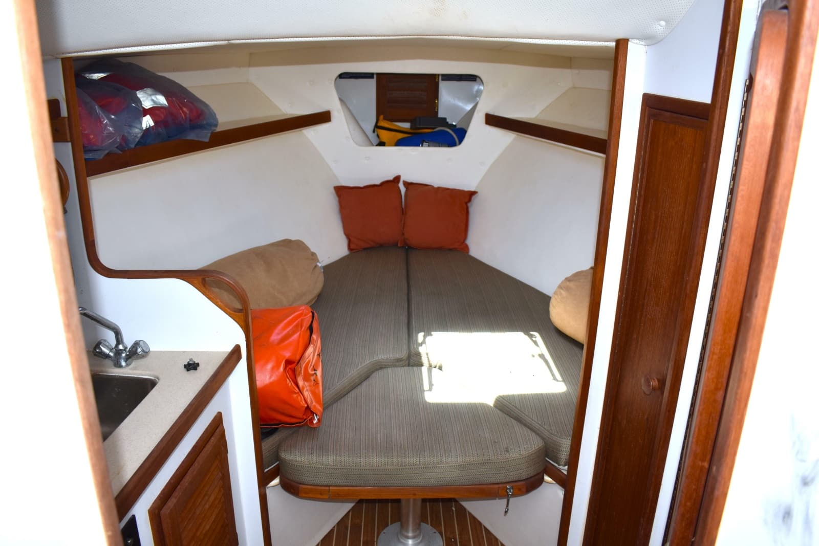 2004 Judge 34 Express - Photo 28
