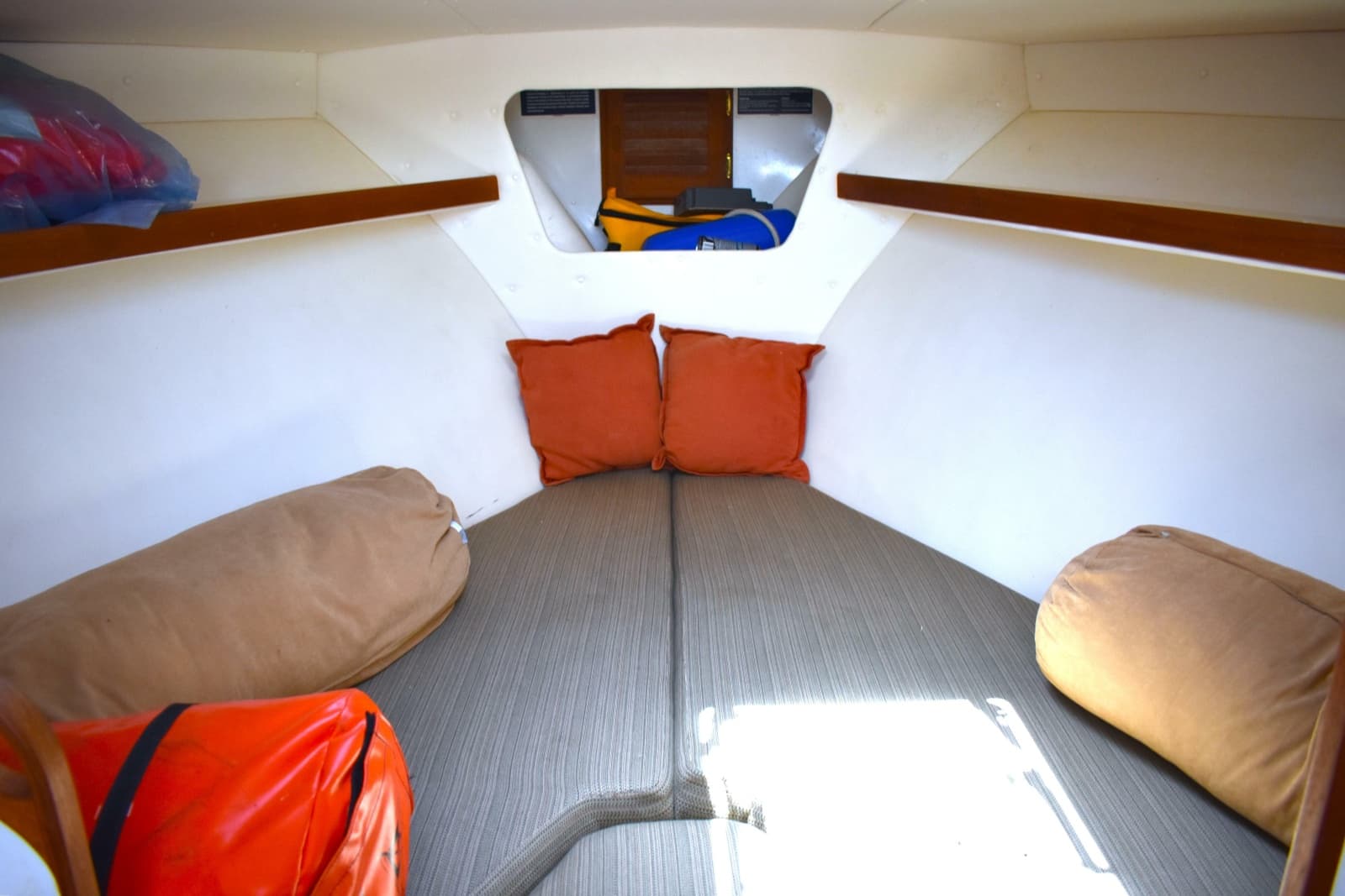 2004 Judge 34 Express - Photo 29