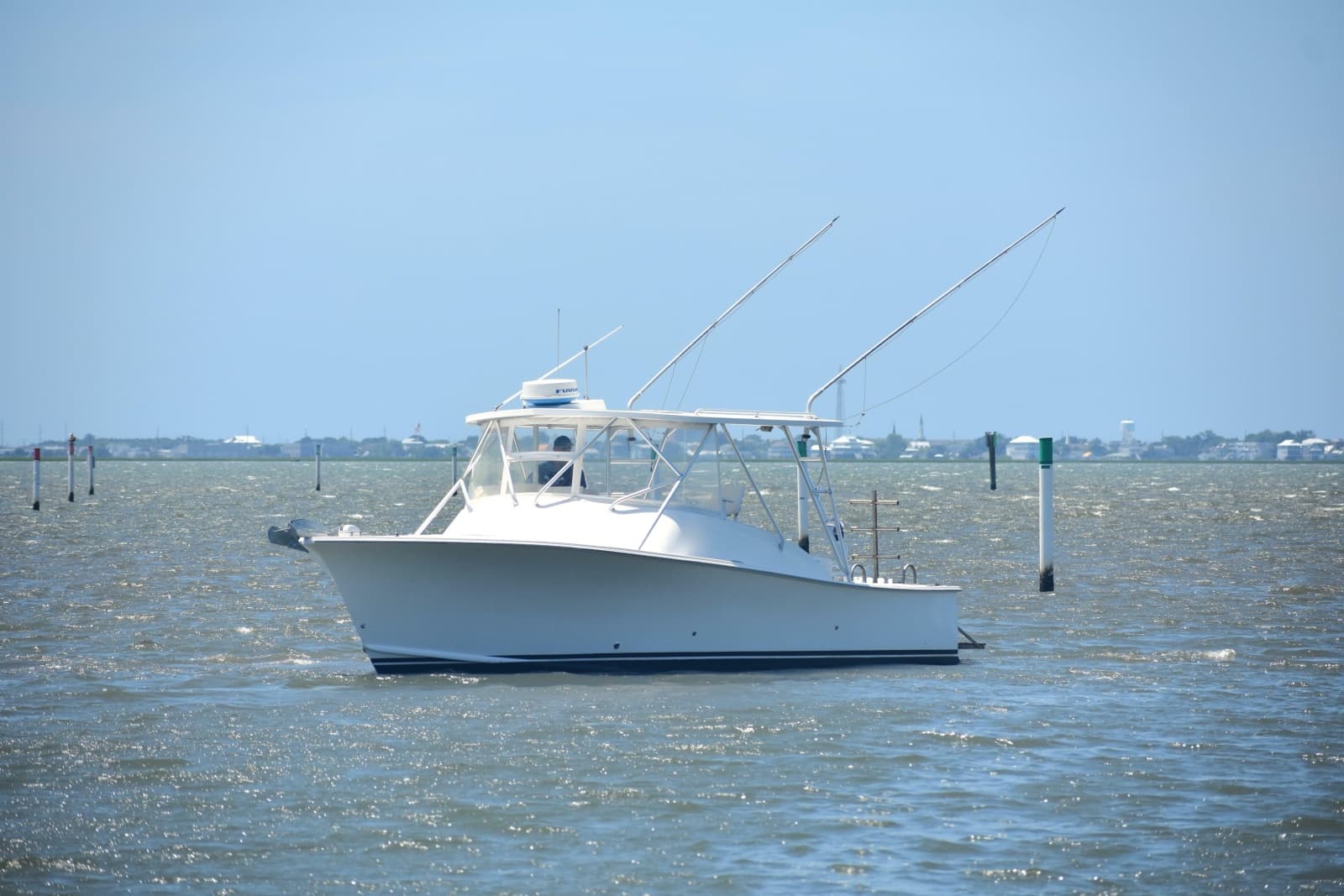 2004 Judge 34 Express - Photo 2