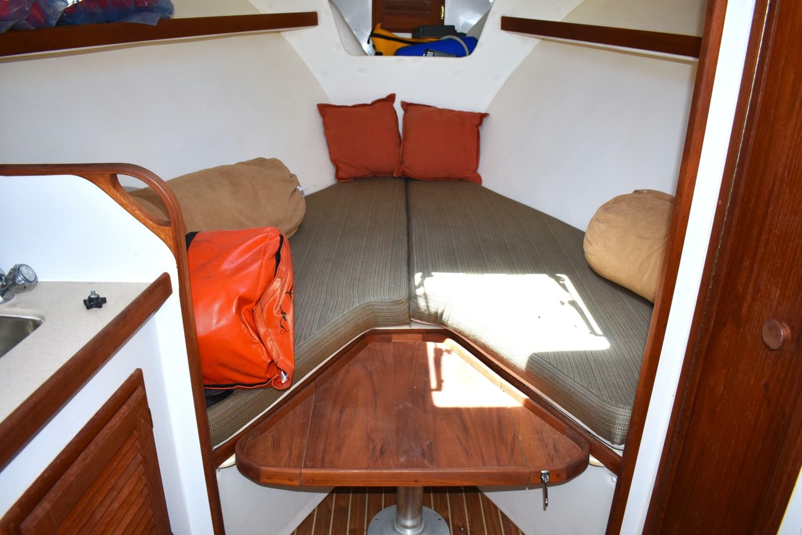 2004 Judge 34 Express - Photo 27