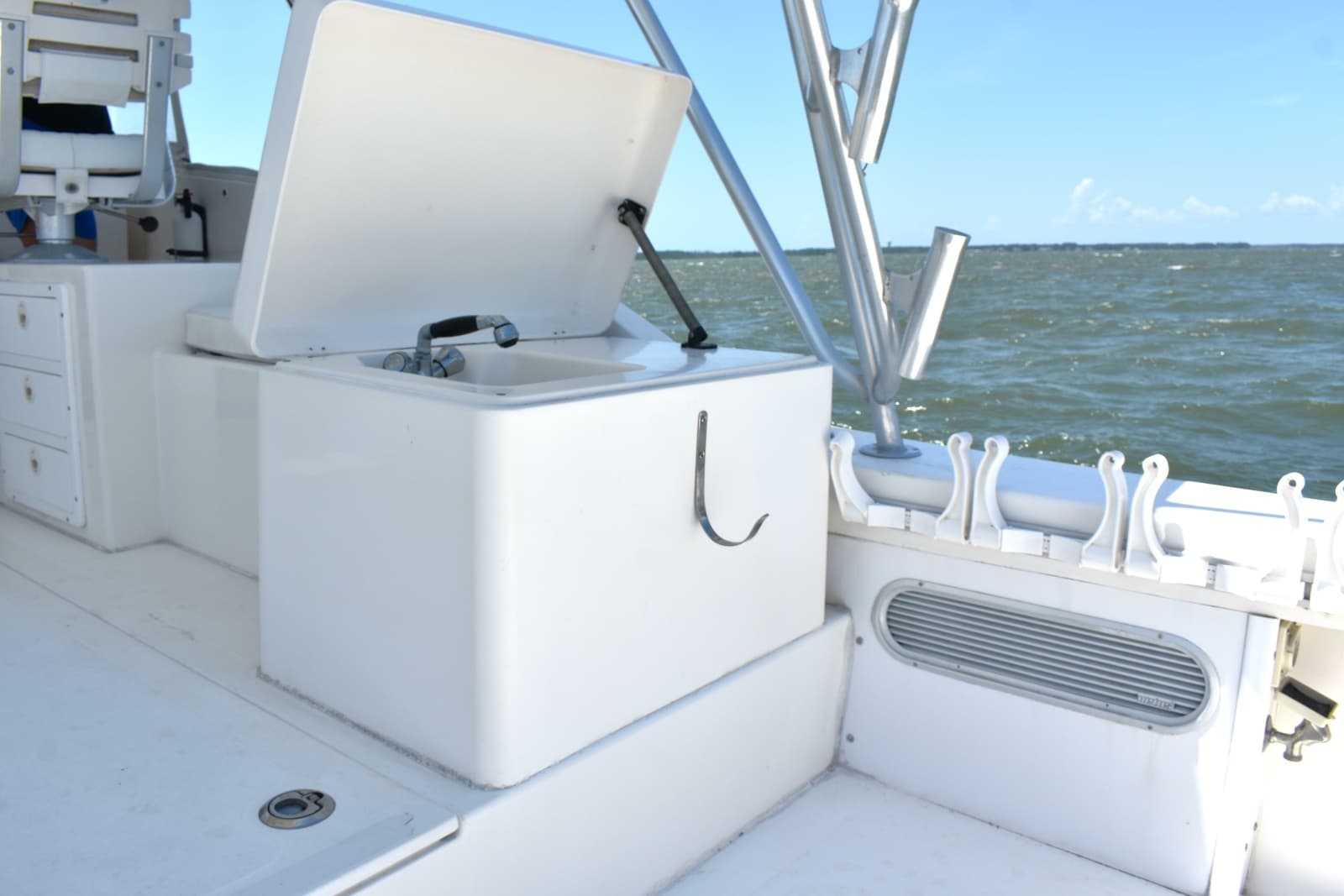 2004 Judge 34 Express - Photo 12