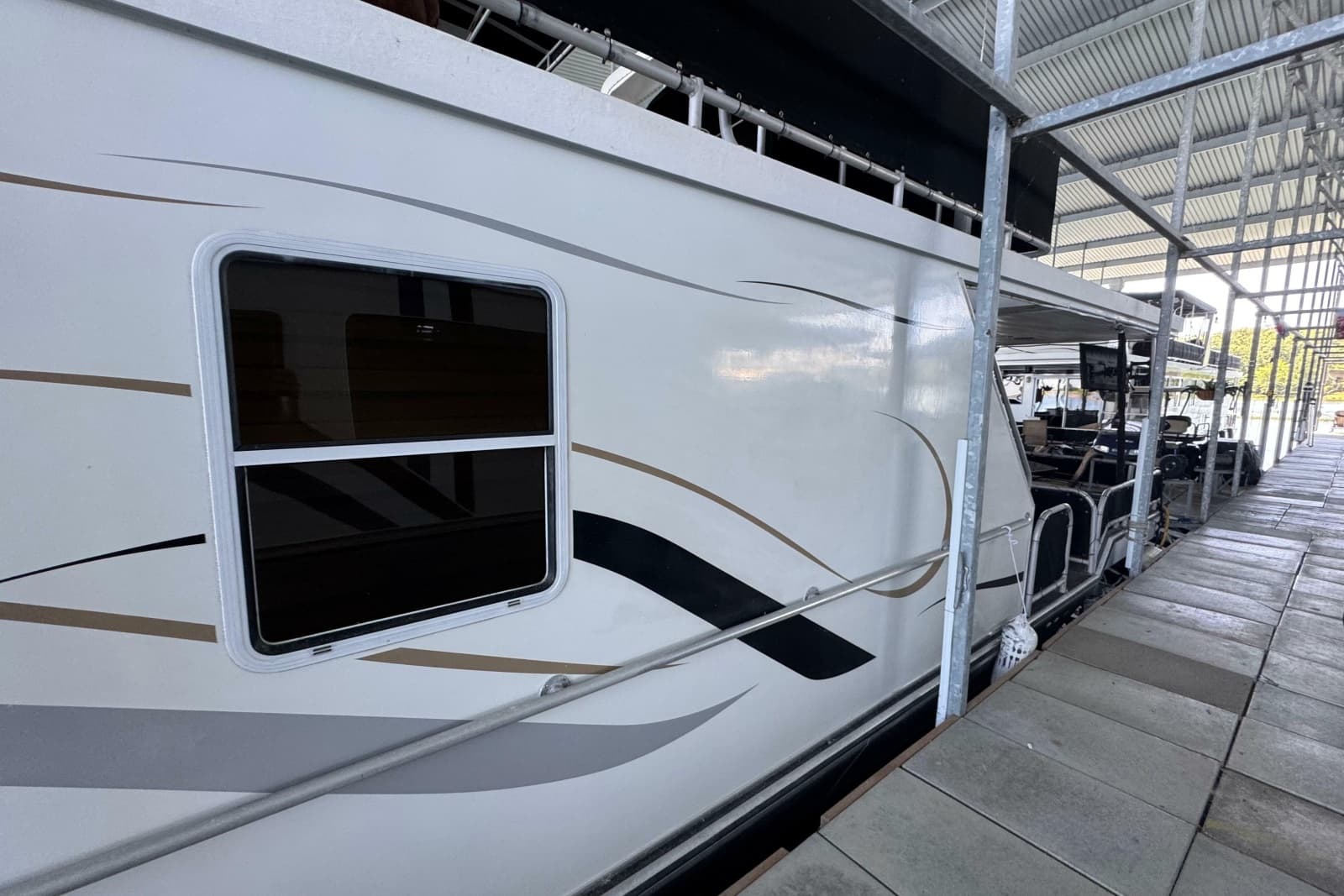 2004 Starlite 65x16 - Photo 9