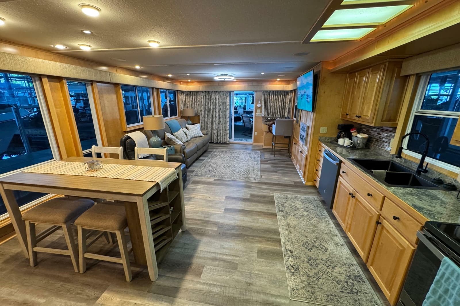 2004 Starlite 65x16 - Photo 46
