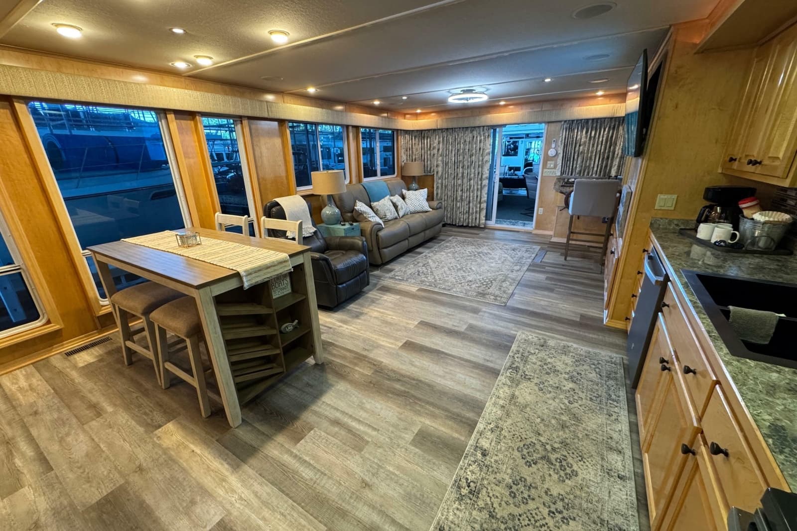 2004 Starlite 65x16 - Photo 43