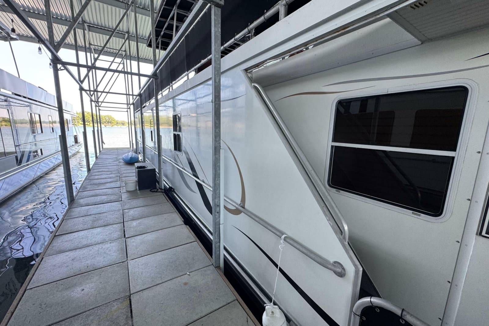 2004 Starlite 65x16 - Photo 16