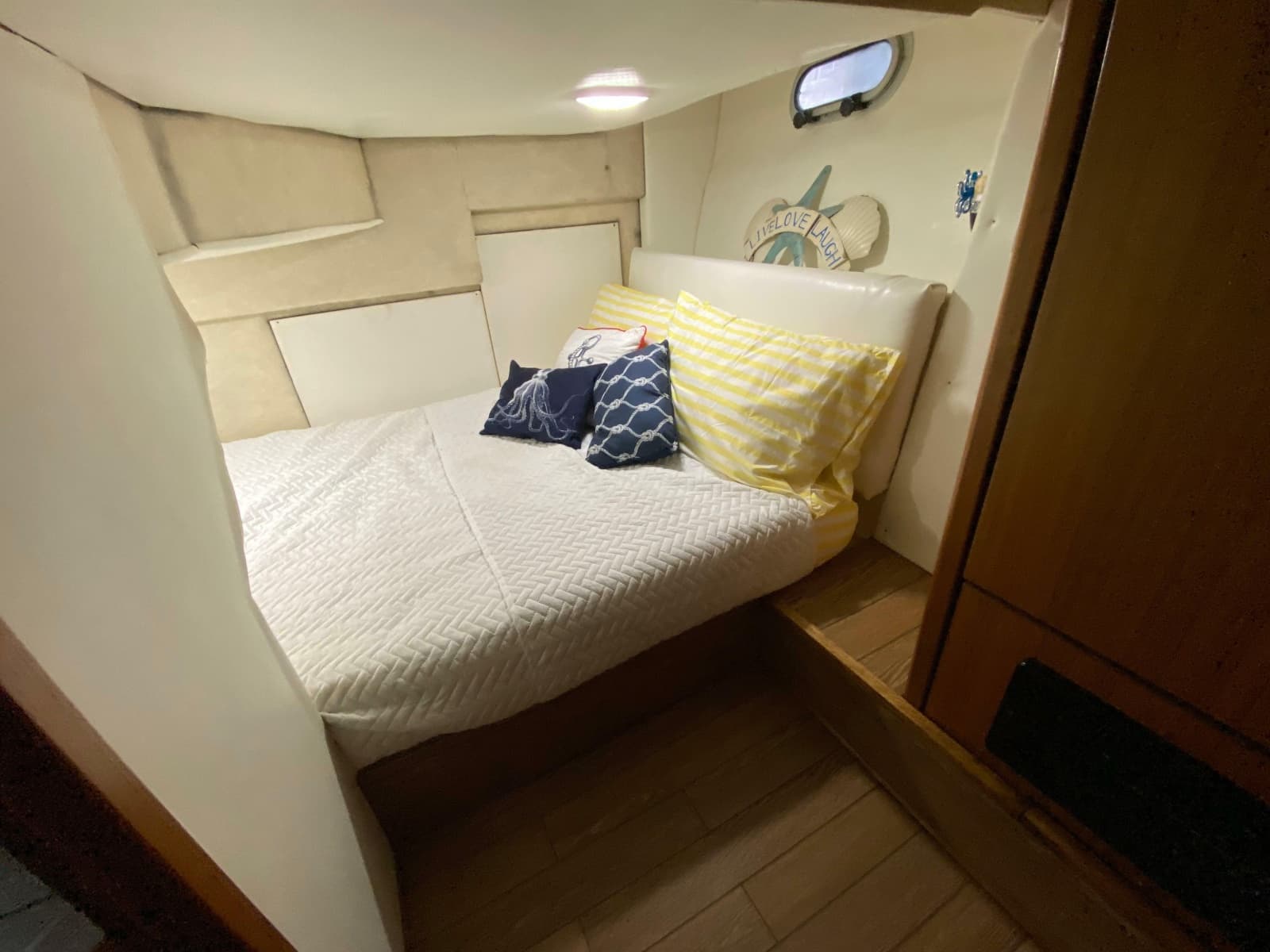 2001 Bayliner 3988 Motoryacht - Photo 22