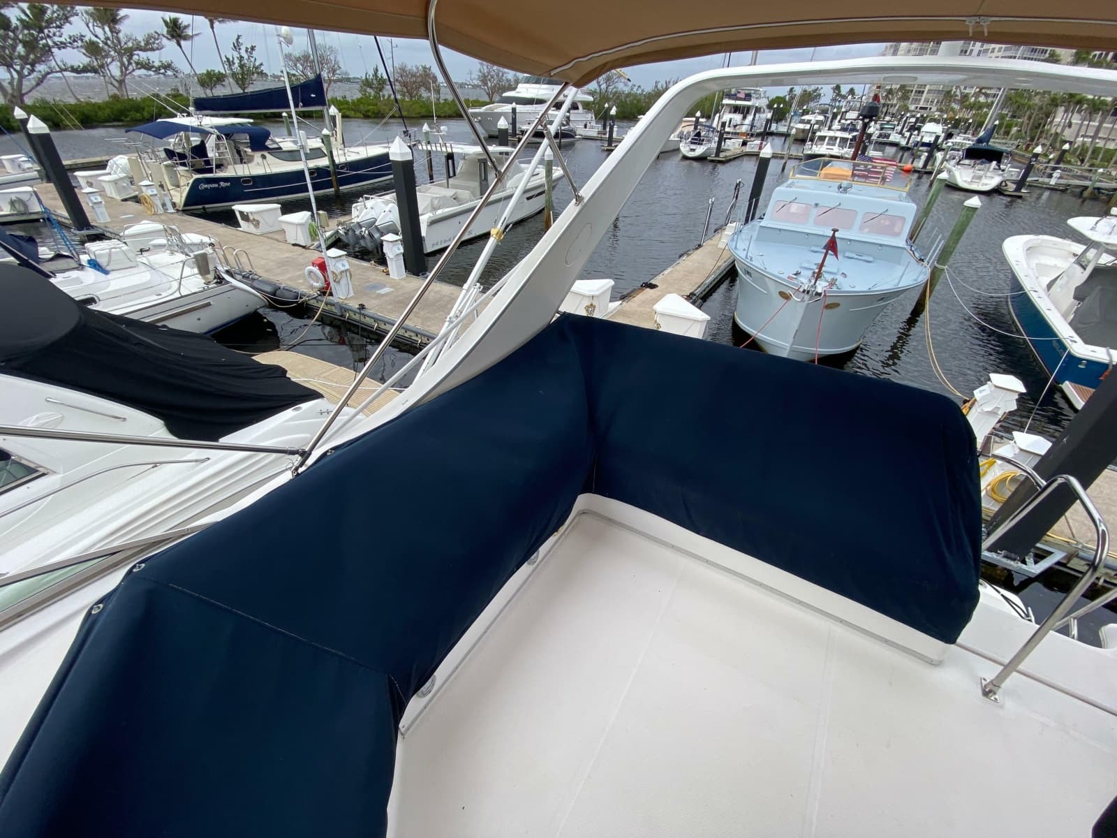 2001 Bayliner 3988 Motoryacht - Photo 49