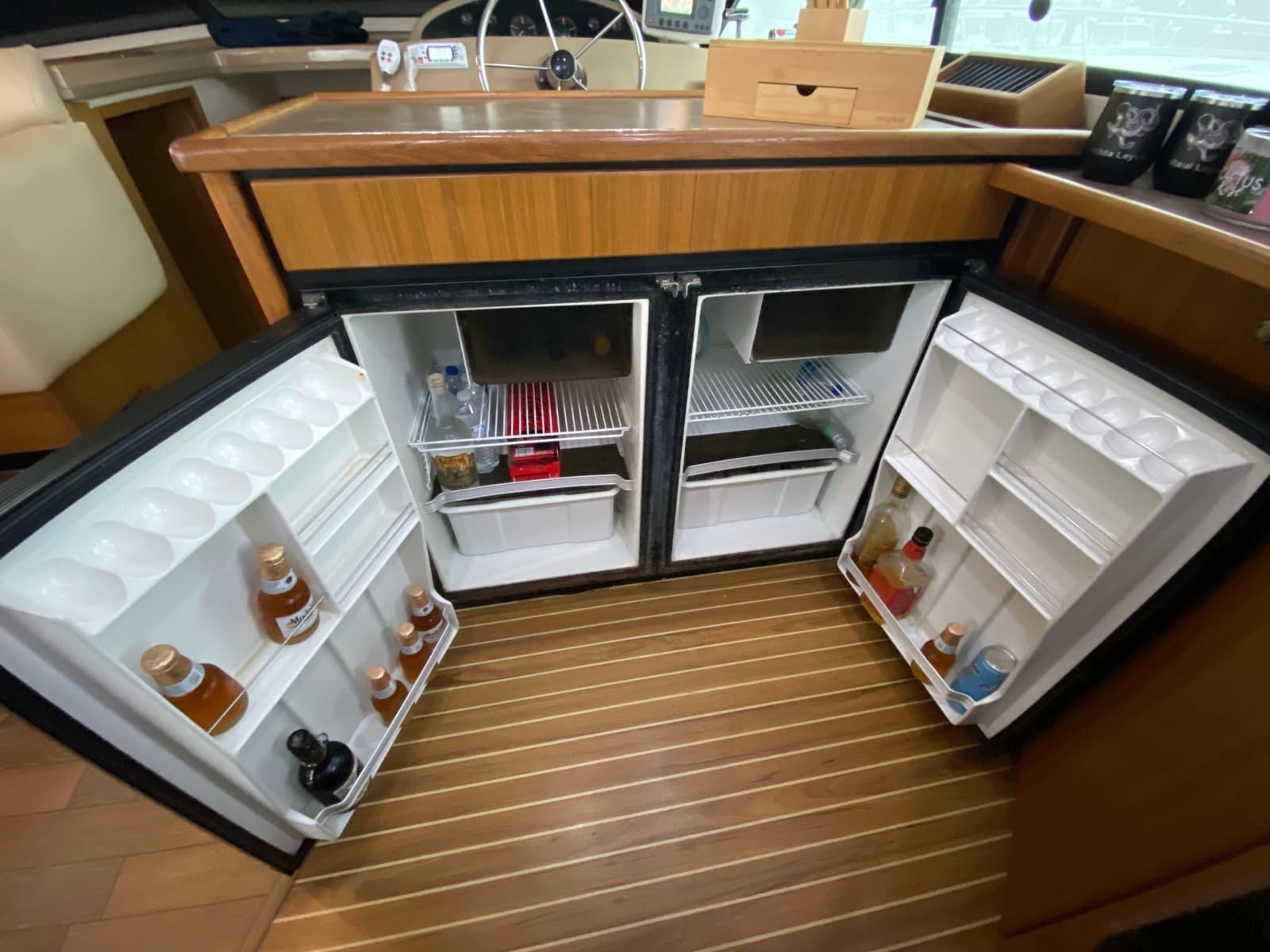 2001 Bayliner 3988 Motoryacht - Photo 17