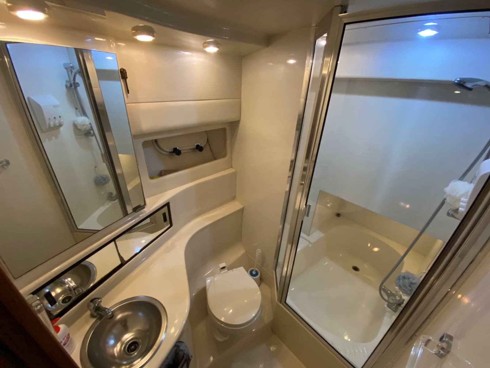 2001 Bayliner 3988 Motoryacht - Photo 34