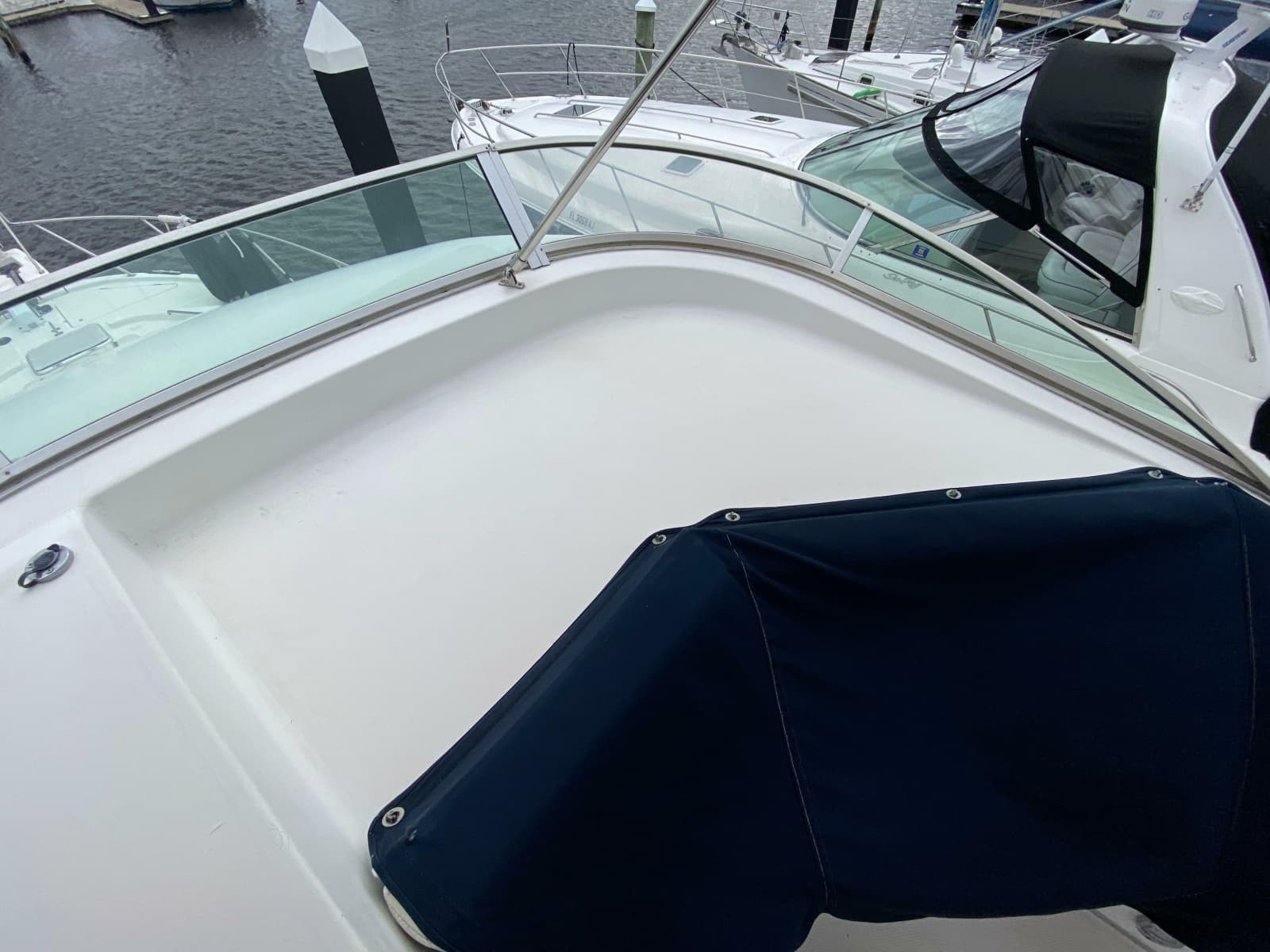 2001 Bayliner 3988 Motoryacht - Photo 47