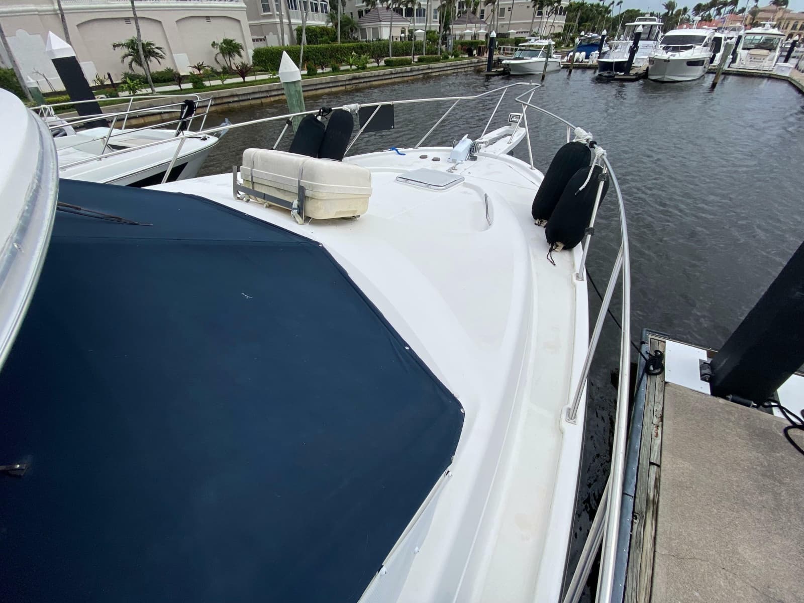 2001 Bayliner 3988 Motoryacht - Photo 54